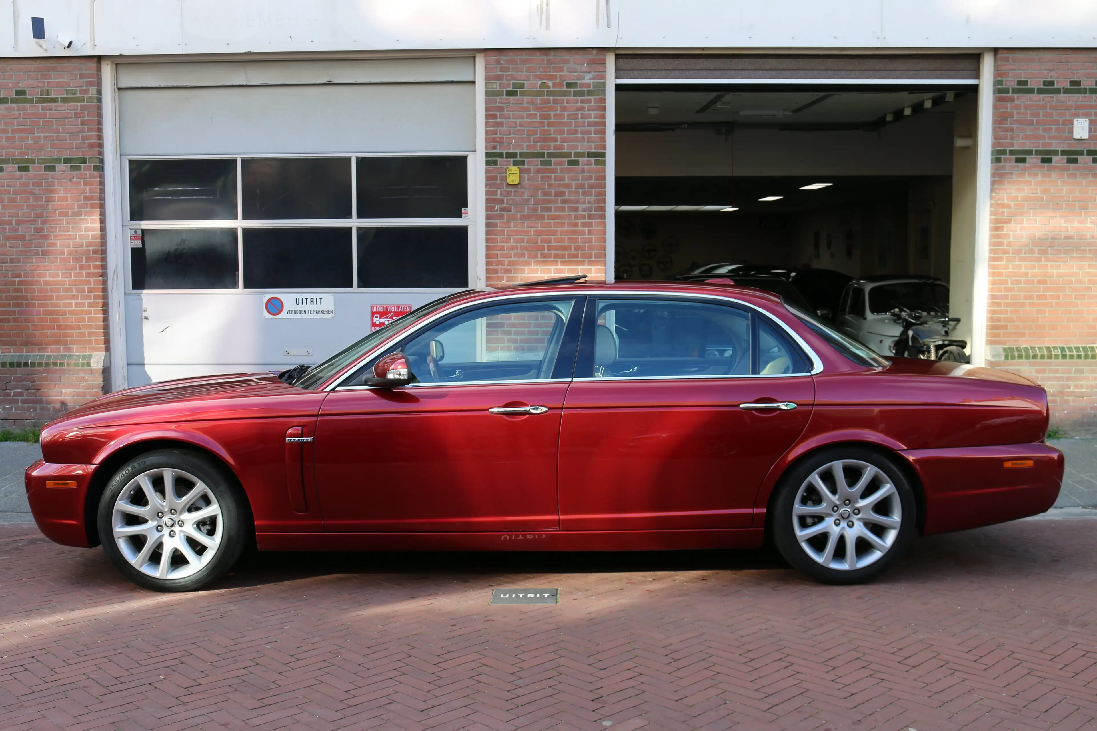 Jaguar XJ (X358) — photo 6