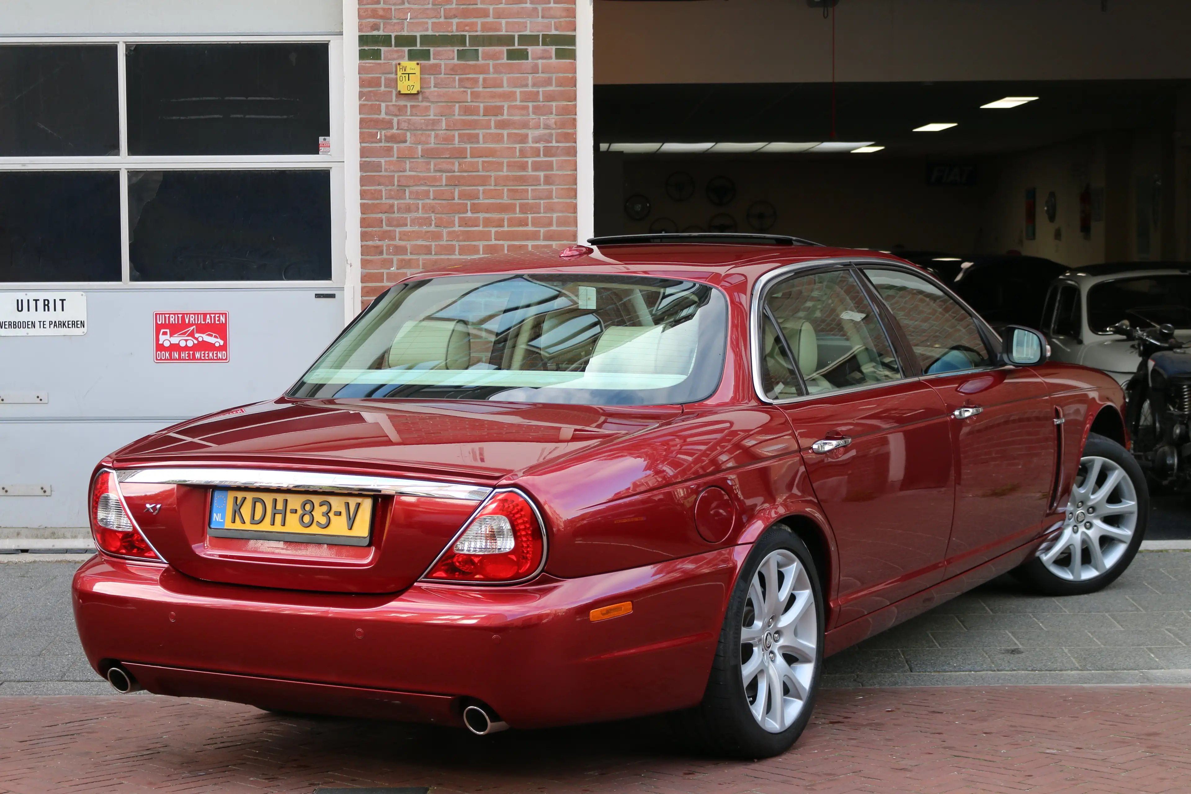 Jaguar XJ (X358) — photo 9