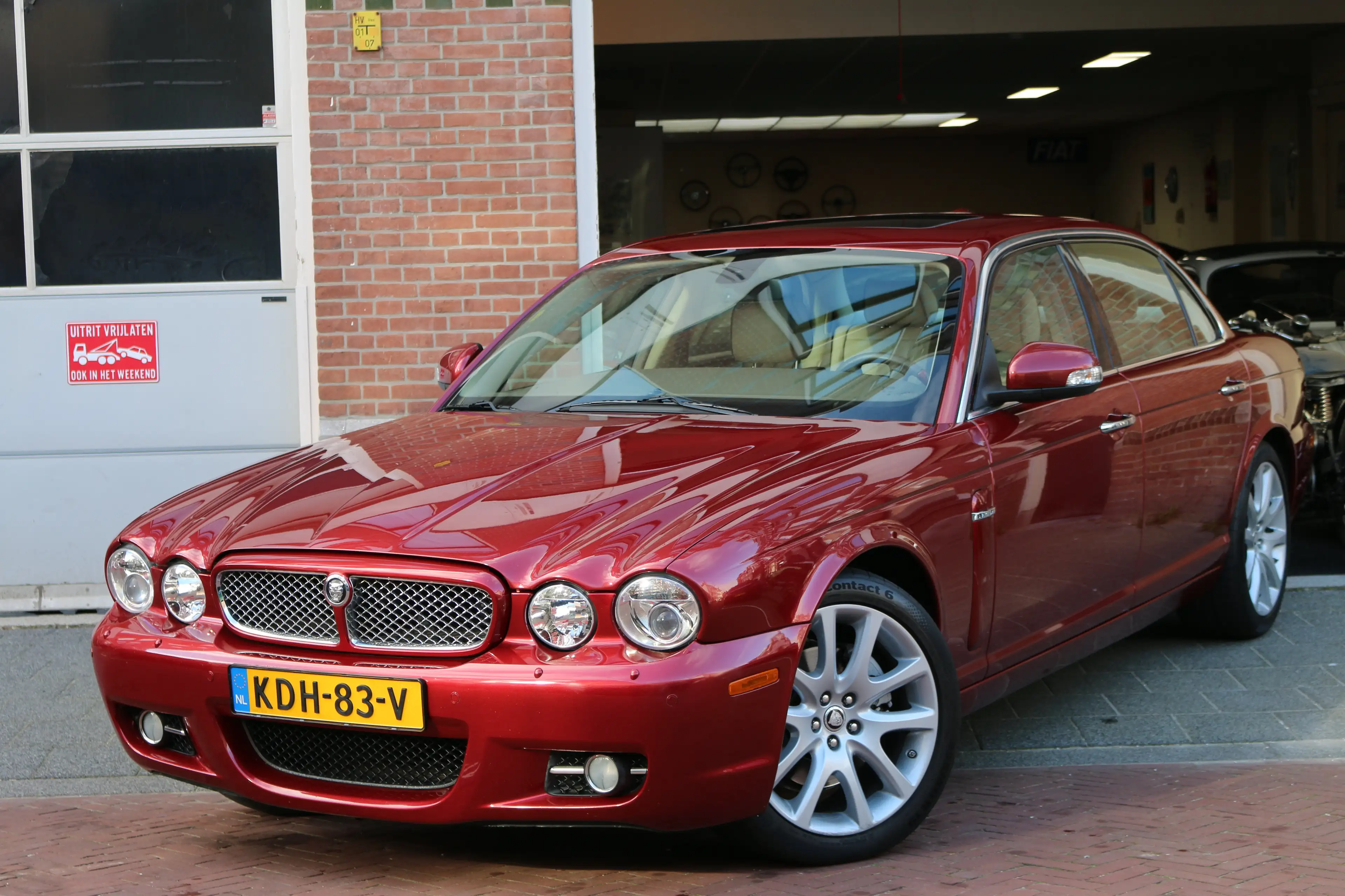 Jaguar XJ (X358)