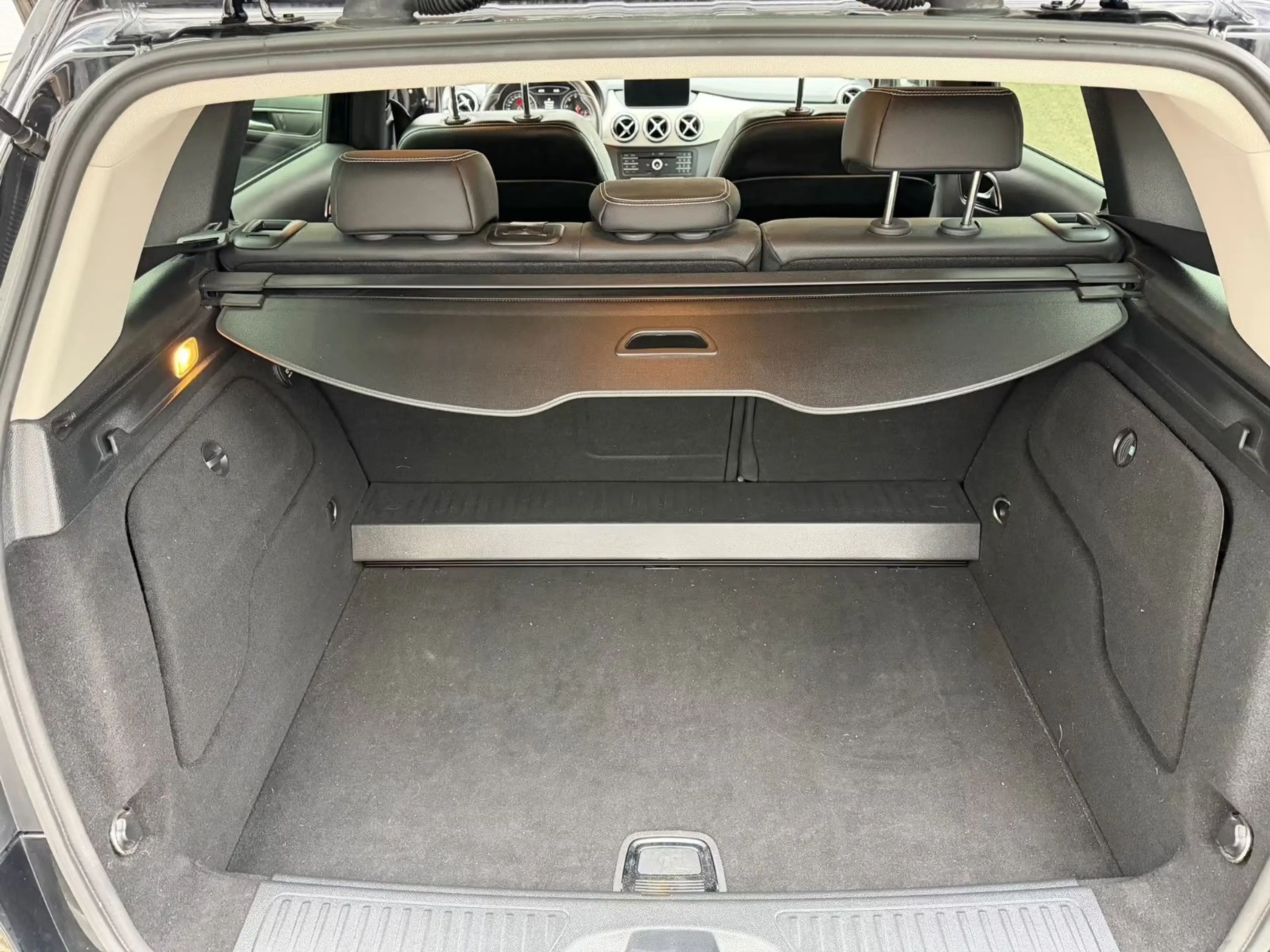 Mercedes-Benz B 220 4Matic  AUTOMATIK + KLIMAAUTOMATIK — photo 14