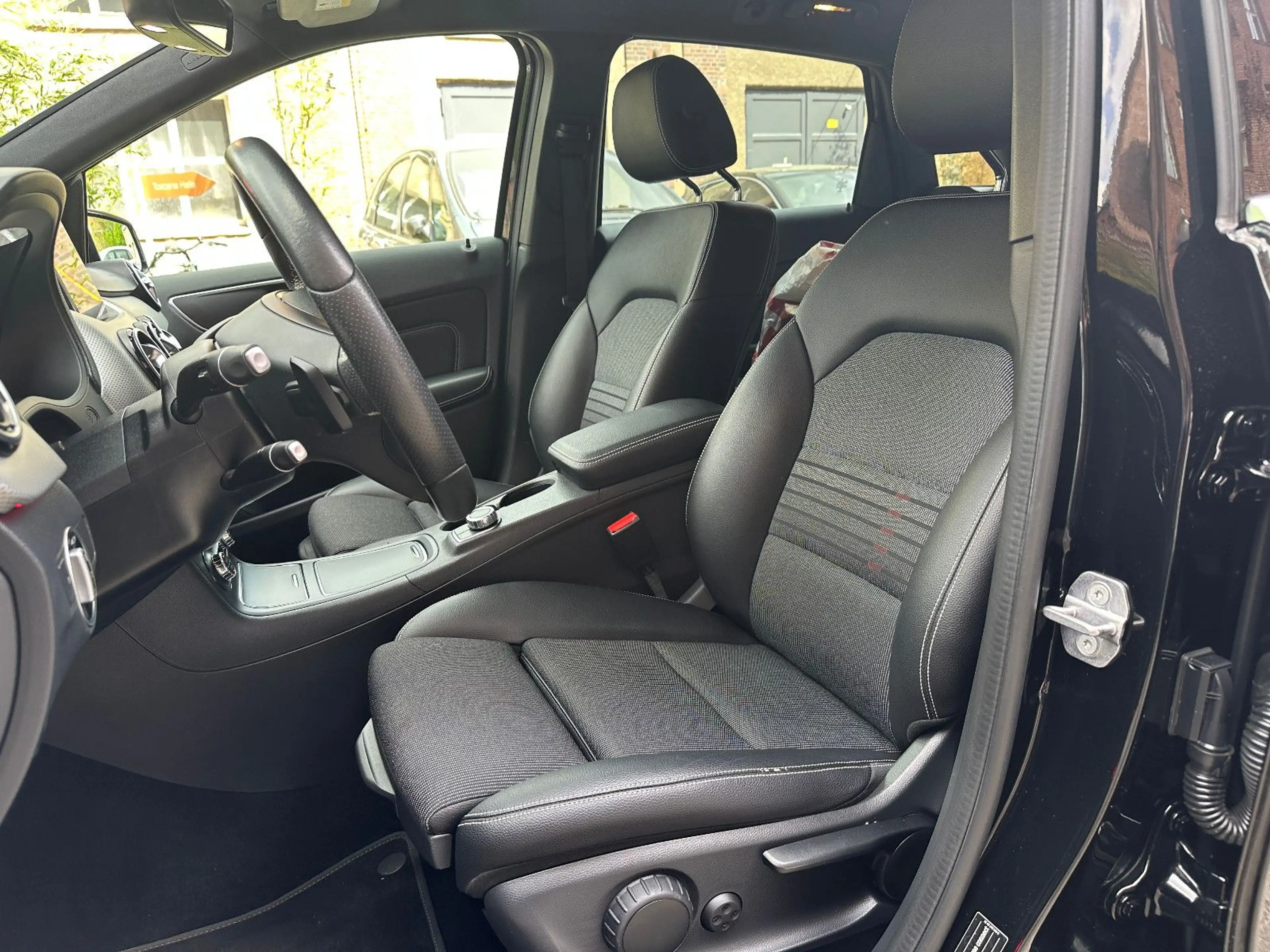 Mercedes-Benz B 220 4Matic  AUTOMATIK + KLIMAAUTOMATIK — photo 5