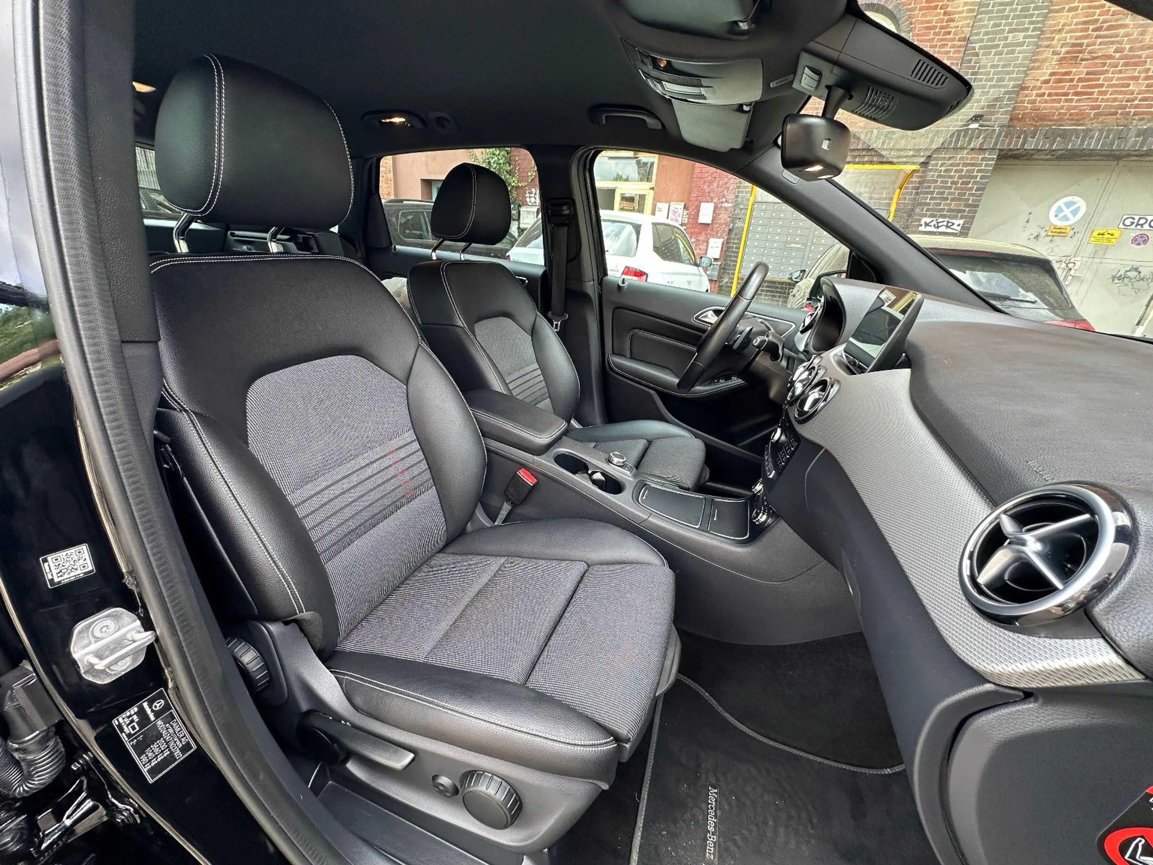 Mercedes-Benz B 220 4Matic  AUTOMATIK + KLIMAAUTOMATIK — photo 7