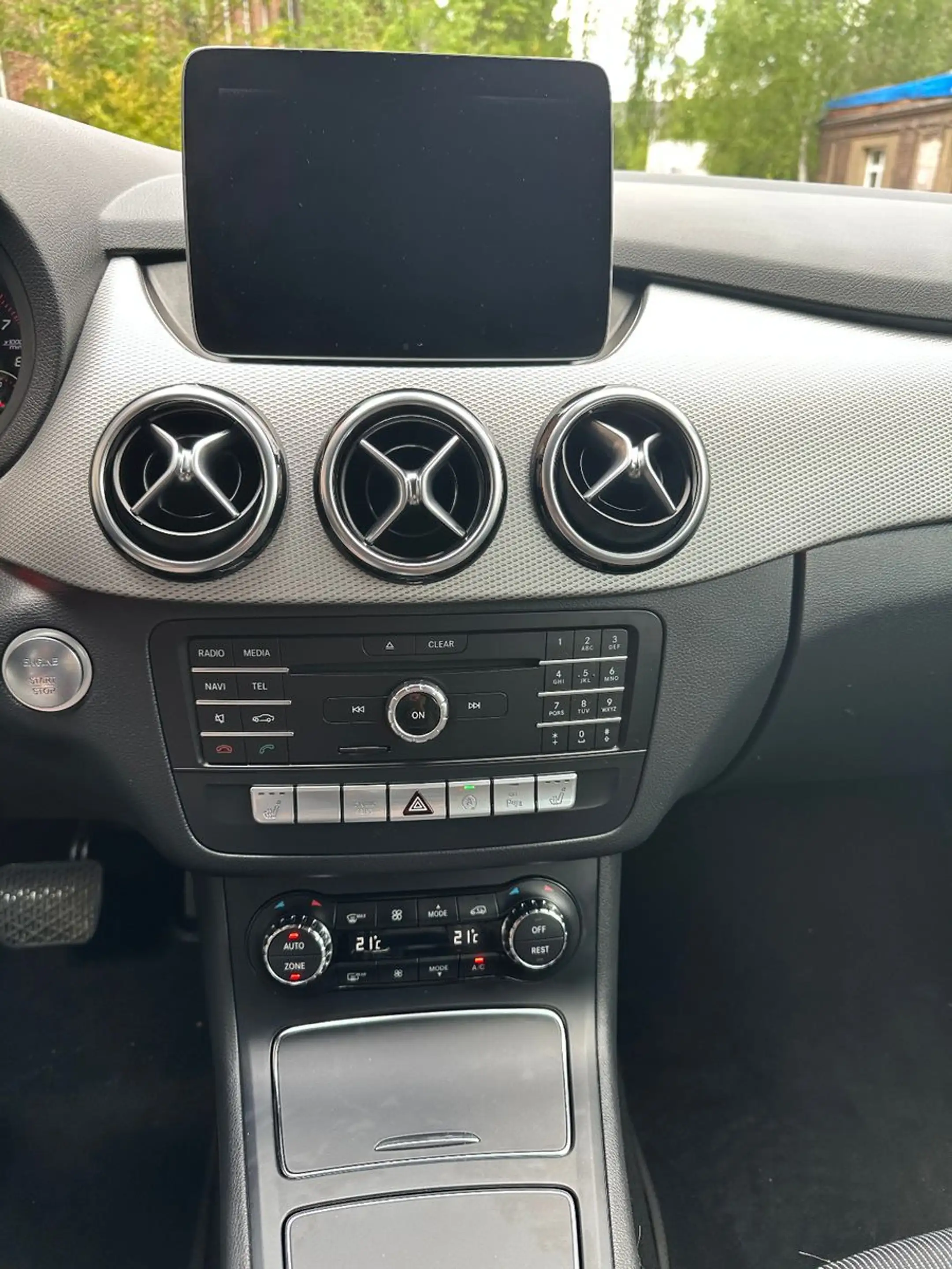 Mercedes-Benz B 220 4Matic  AUTOMATIK + KLIMAAUTOMATIK — photo 11