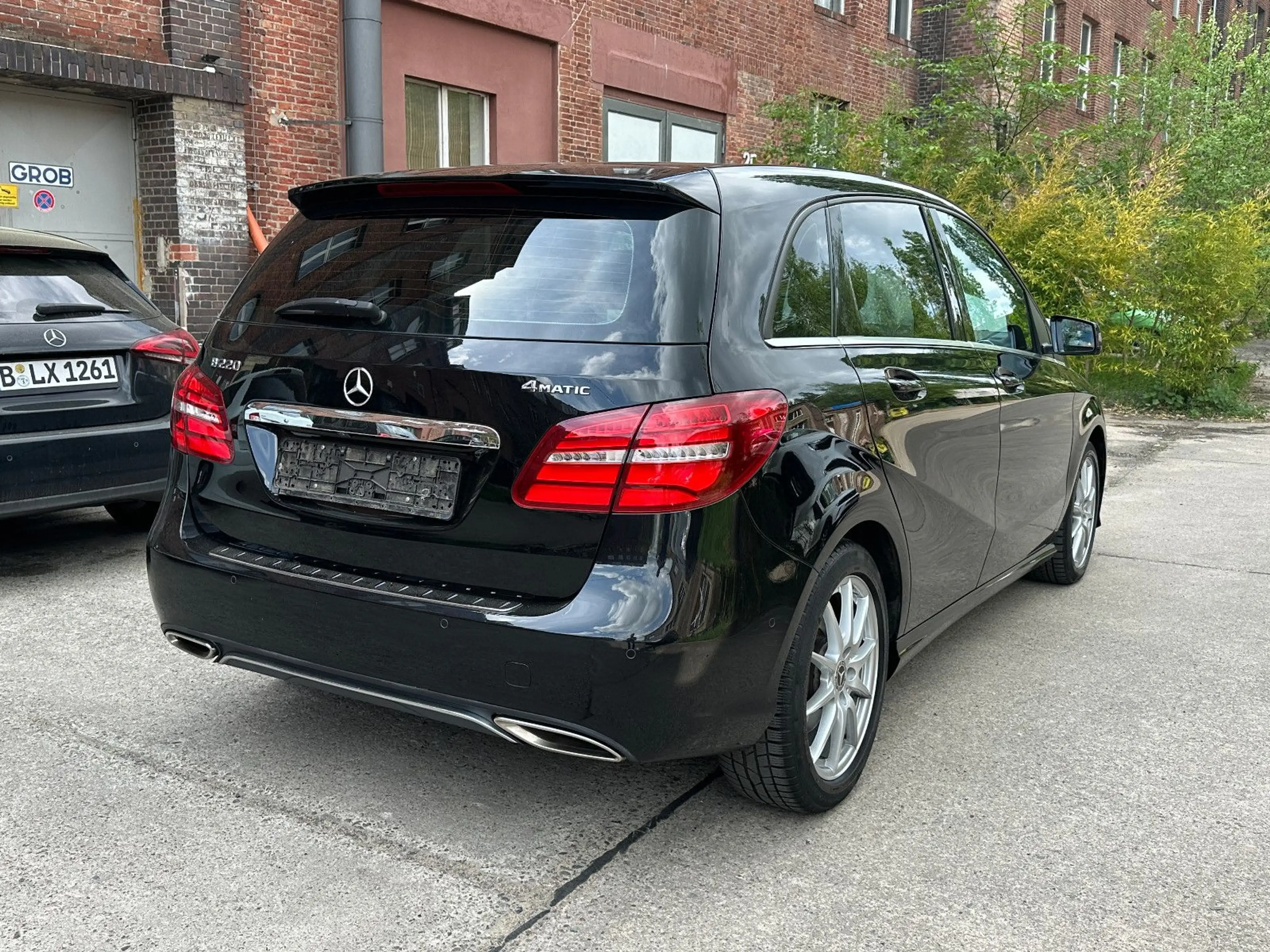 Mercedes-Benz B 220 4Matic  AUTOMATIK + KLIMAAUTOMATIK — photo 2