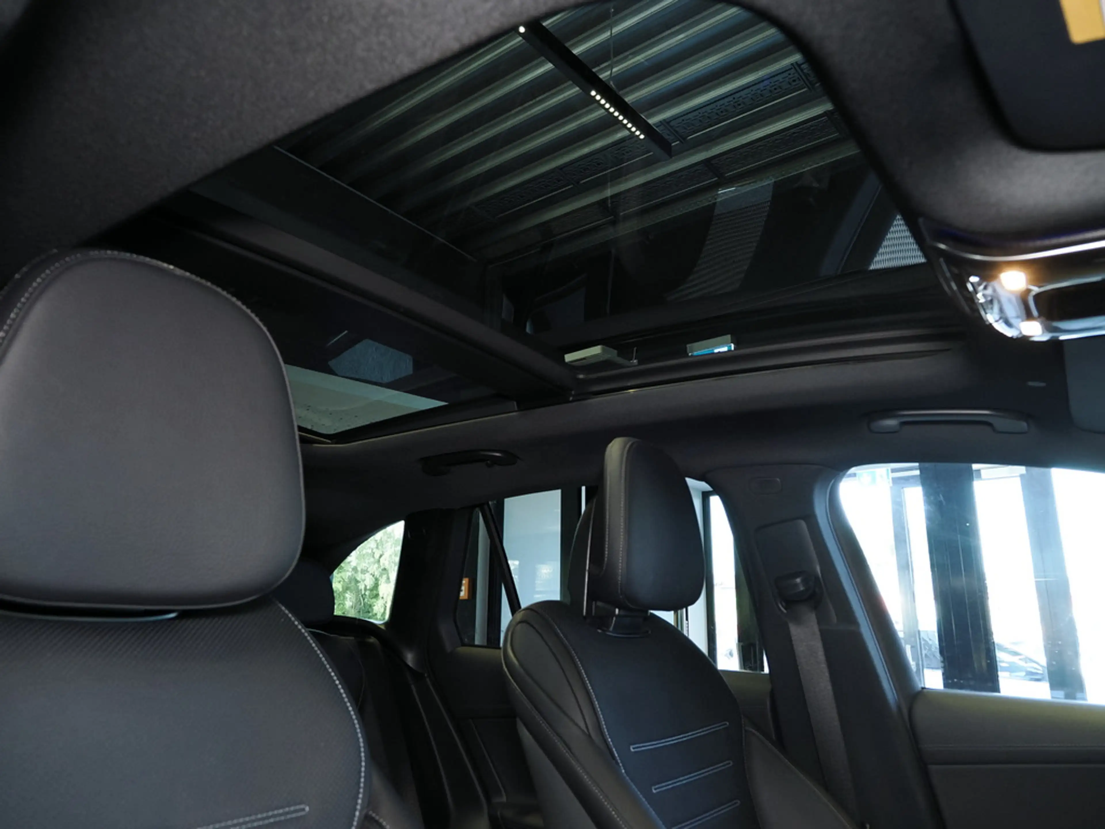 Mercedes-Benz GLC 450 d 4M AMG NIGHT PANO AHK DIGITAL-LIGHT — photo 13