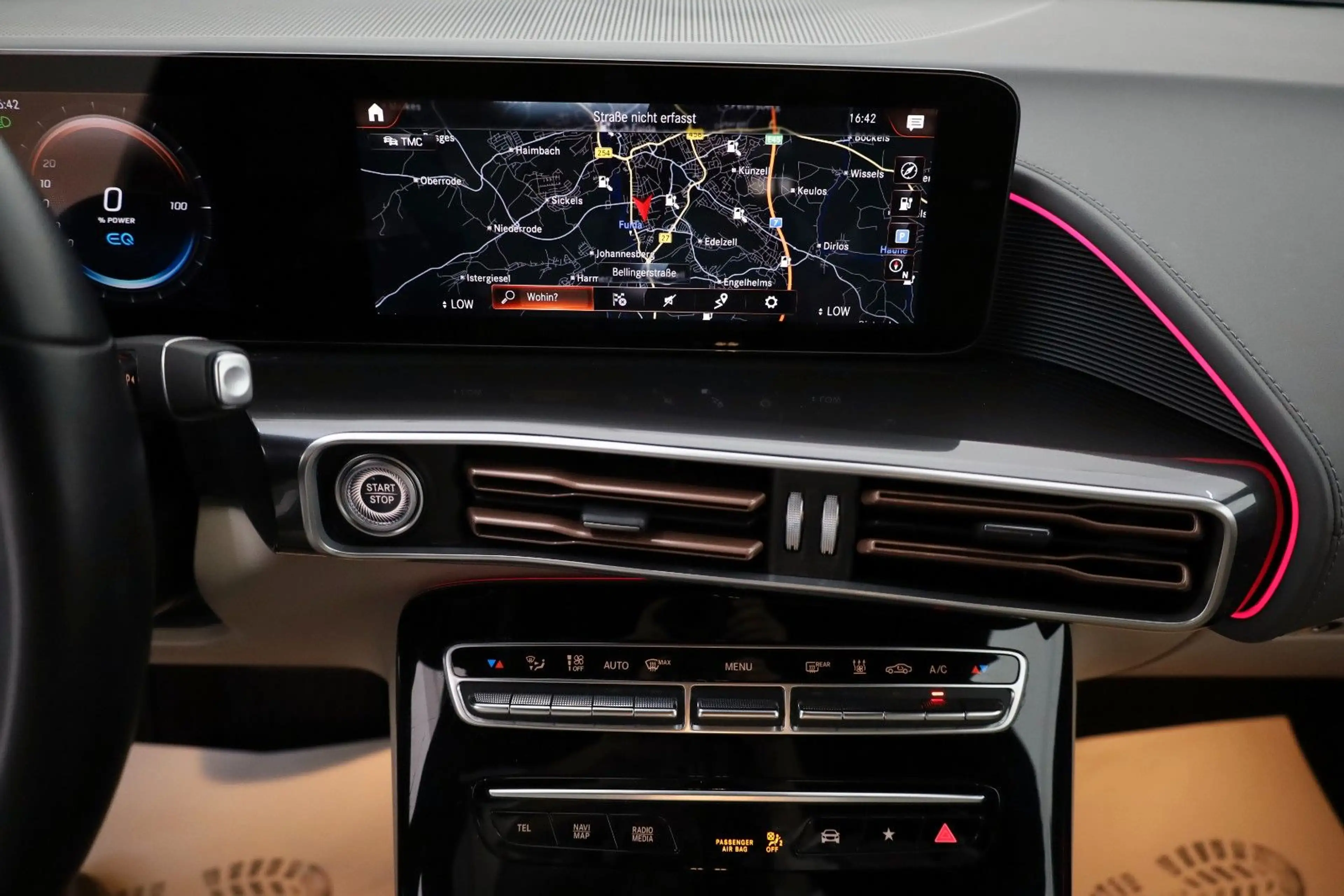 Mercedes-Benz EQC 400 400 4M Leder,Navi,Multibeam LED,Park Paket — photo 11