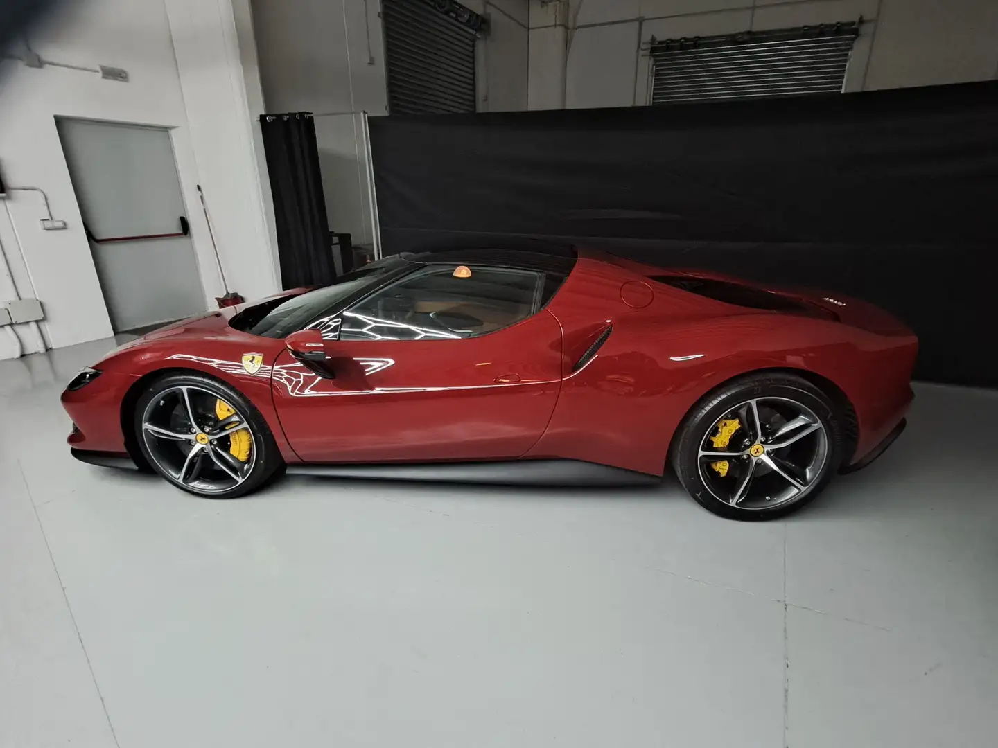 Ferrari 296 296 GTB GTB 3.0 Rojo - 1