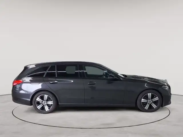 Mercedes-Benz C-Class view 3