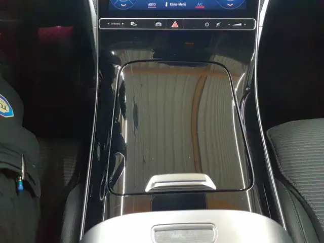 Mercedes-Benz C-Class view 10
