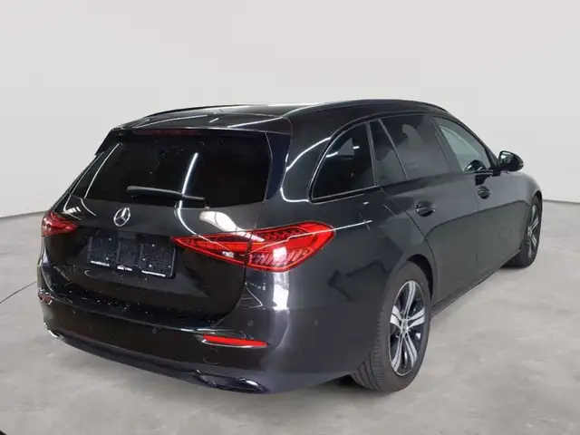 Mercedes-Benz C-Class view 4