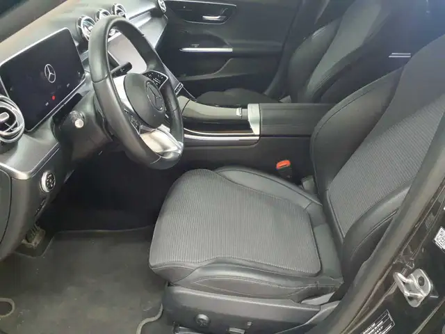 Mercedes-Benz C-Class view 8