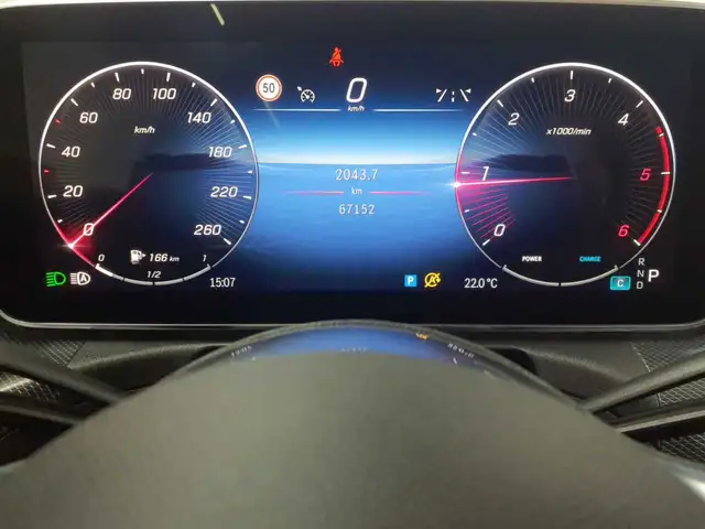 Mercedes-Benz C-Class view 11