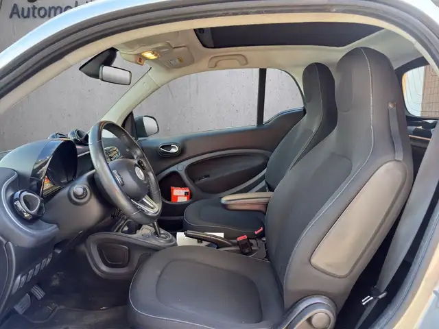 Smart Fortwo view 8