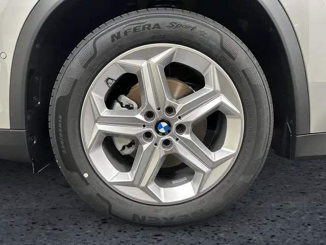BMW Ix1 view 6