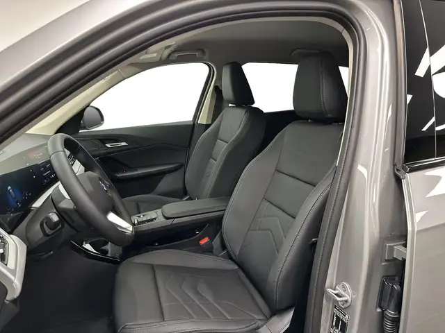 BMW Ix1 view 10