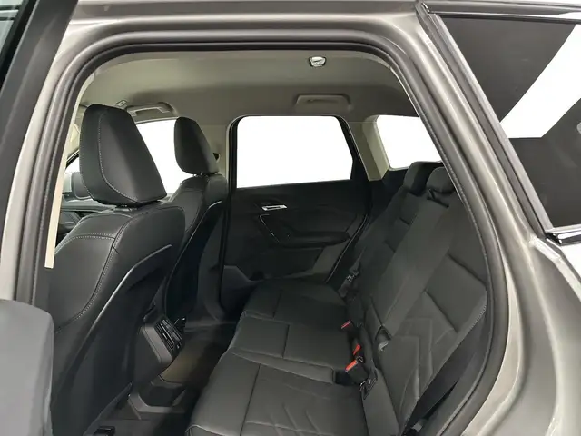 BMW Ix1 view 11