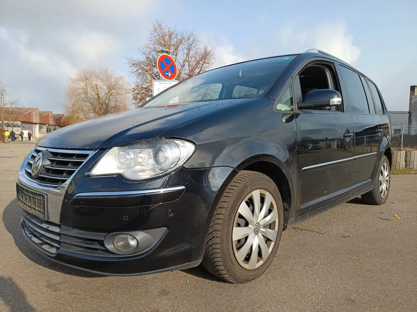 Volkswagen Touran Highline DSG / 7-Sitzer / 1.Hand Schwarz - 1