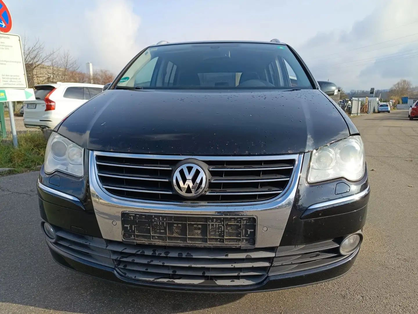 Volkswagen Touran Highline DSG / 7-Sitzer / 1.Hand Schwarz - 2