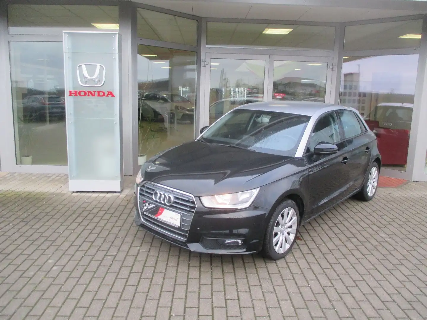 Audi A1 Sportback "Sitzheizung" Schwarz - 1
