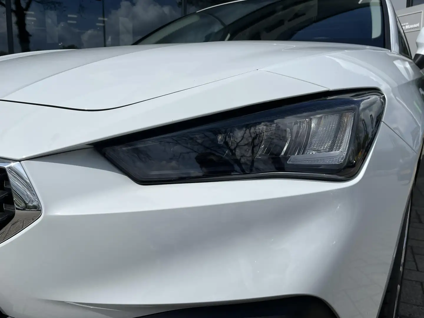 SEAT Leon Sportstourer 1.5 TSI Style Business Intense 115 PK Wit - 2