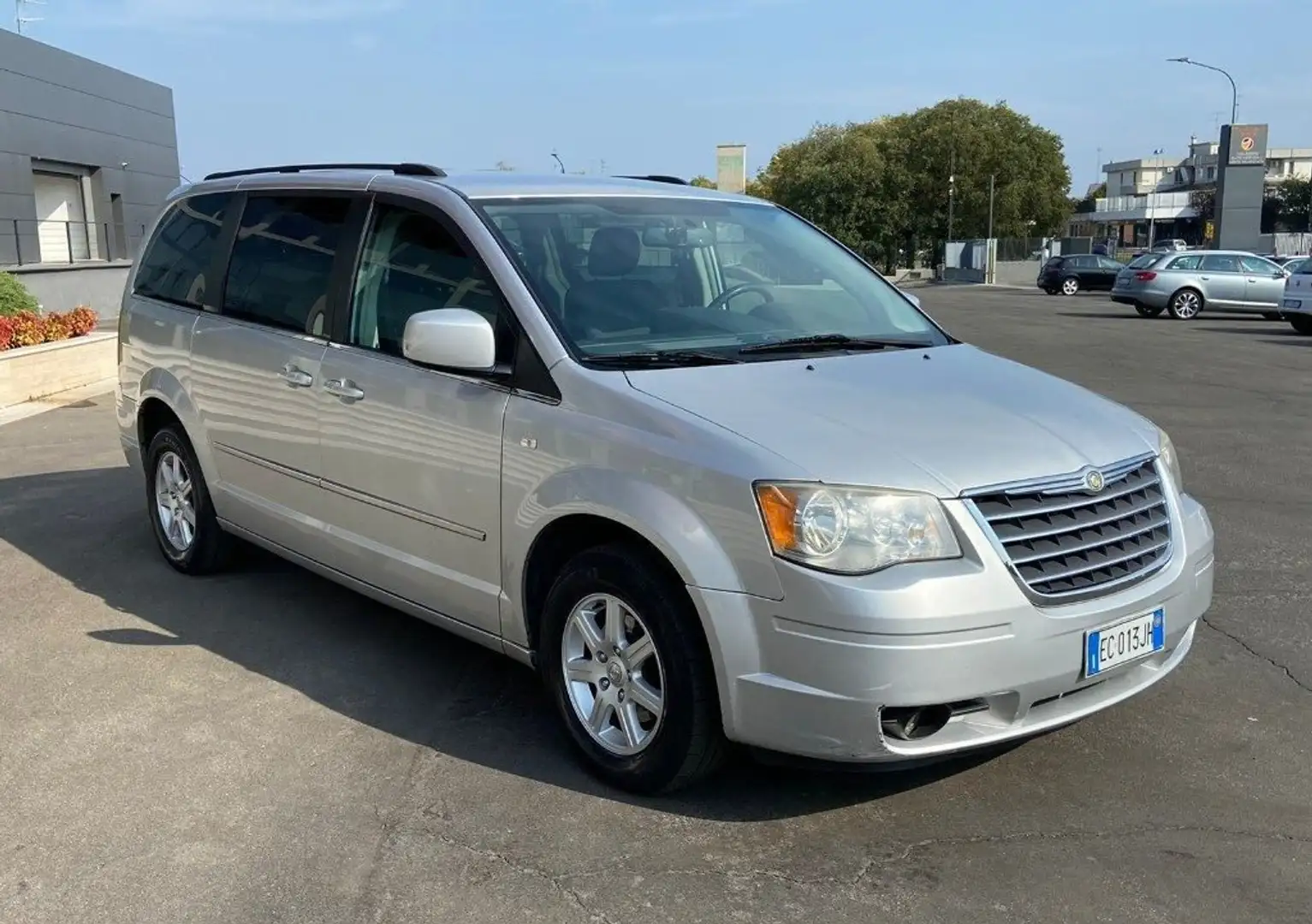 Chrysler Grand Voyager 2.8 CRD 7 POSTI Touring GARANZIA - KM CERTIFICATI Argent - 2