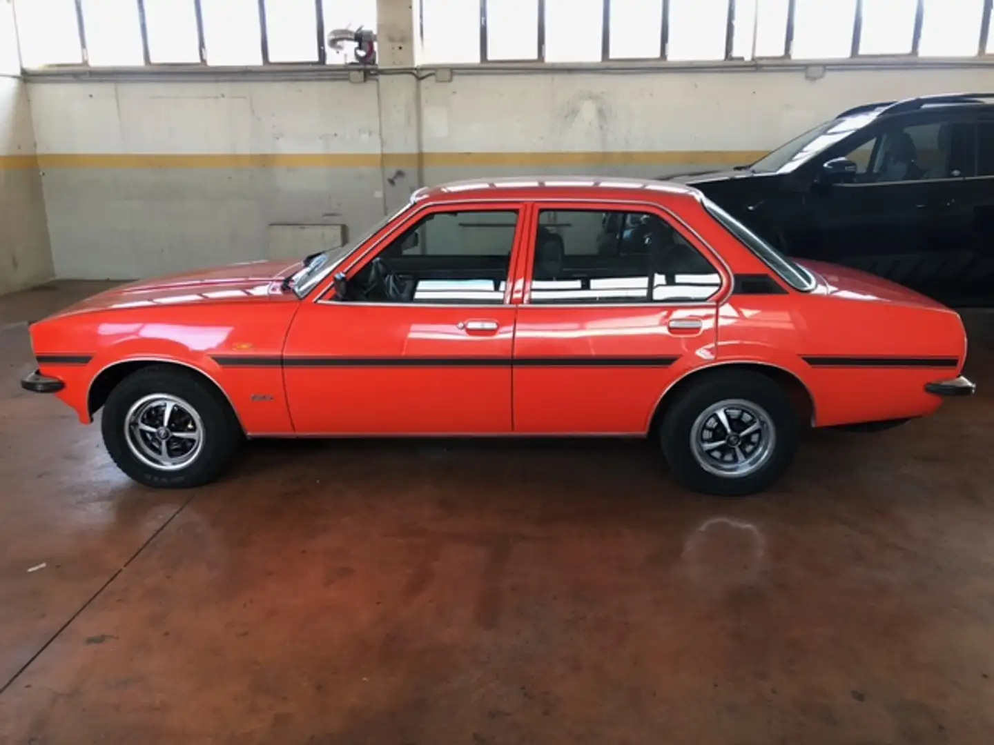 Opel Ascona 2.0 SR Naranja - 1