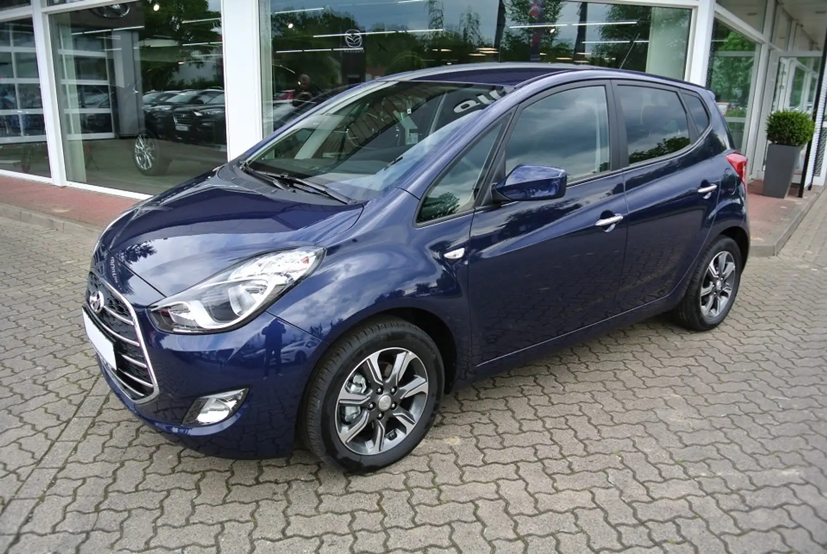 Hyundai iX20 1.6i AT SPACE, PDC, Sitzh., Bluetooth Space Blau - 2