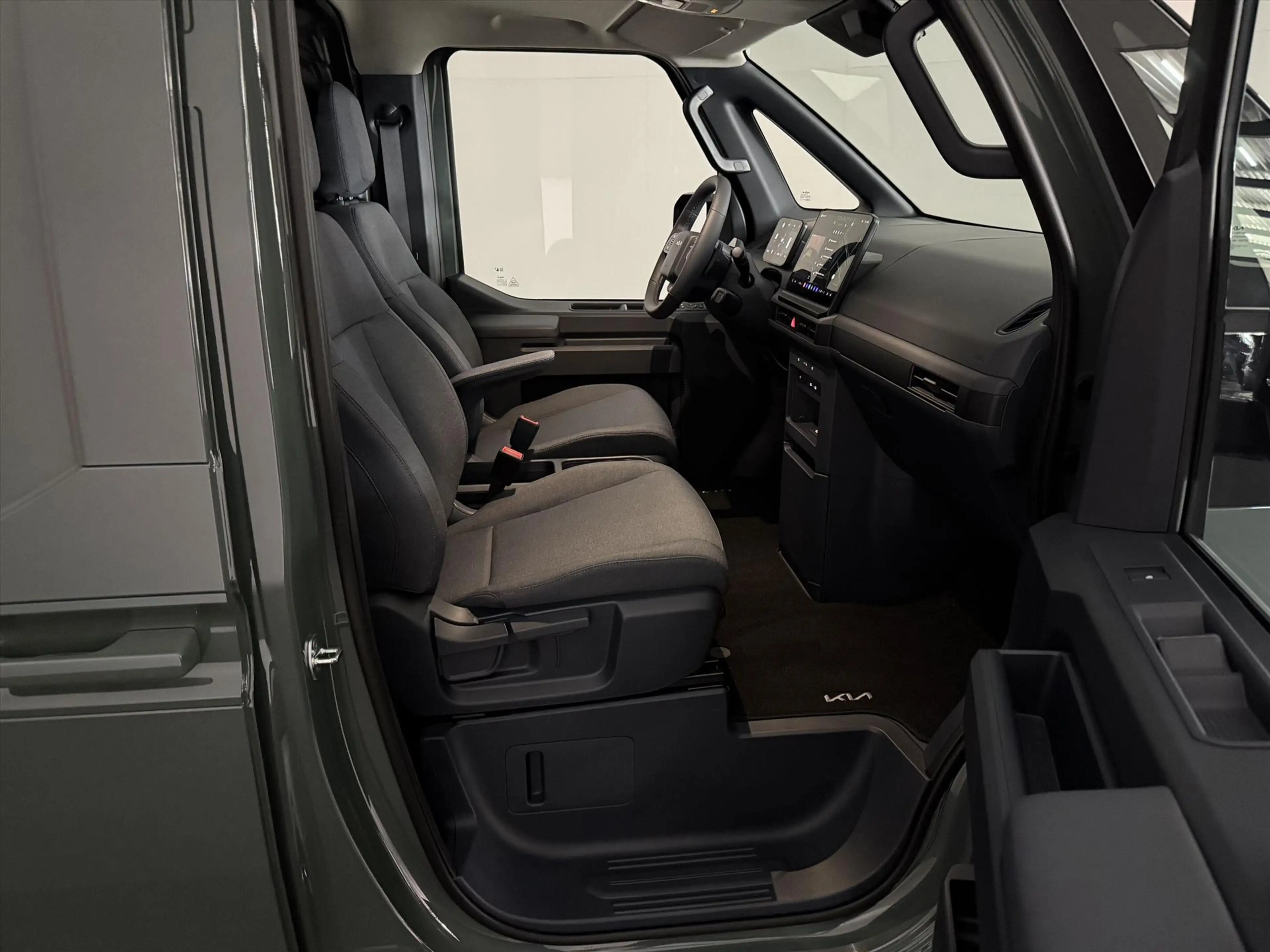 Kia PV5 Cargo GB 71,2 kWh 163pk L2H1 Plus — photo 24