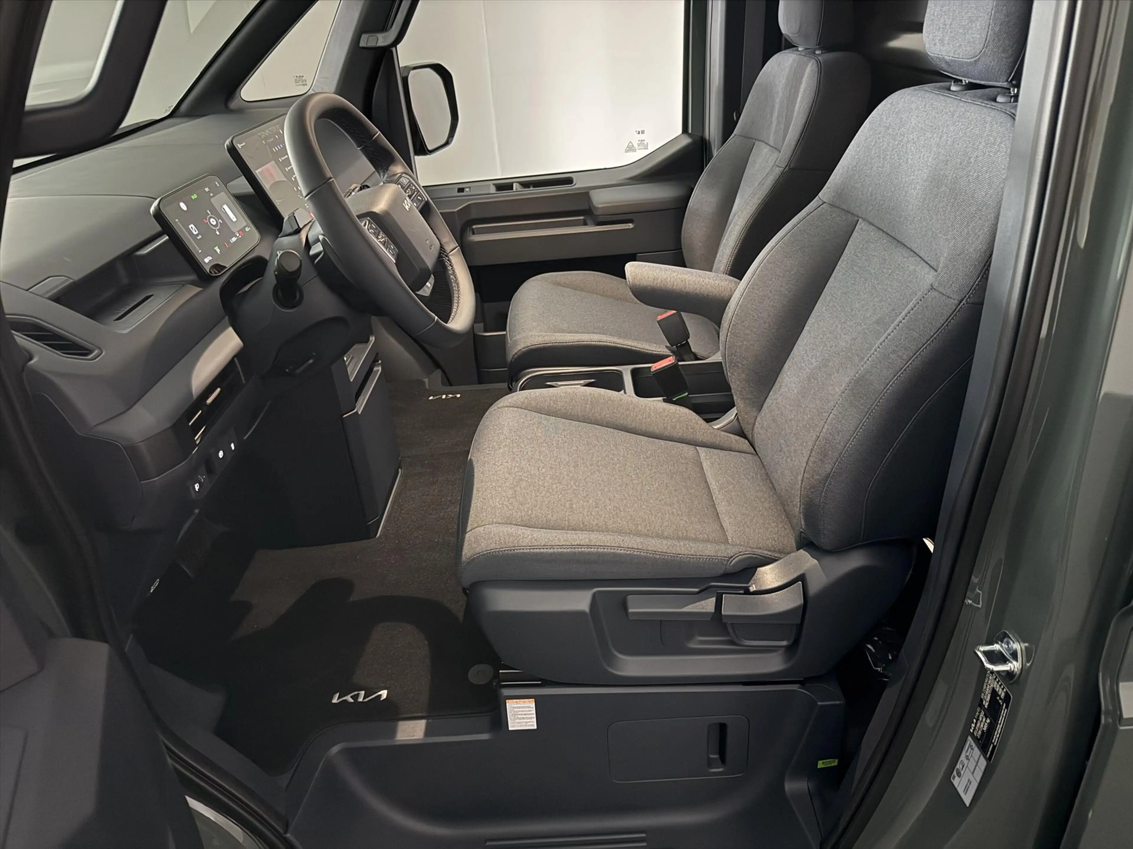 Kia PV5 Cargo GB 71,2 kWh 163pk L2H1 Plus — photo 15