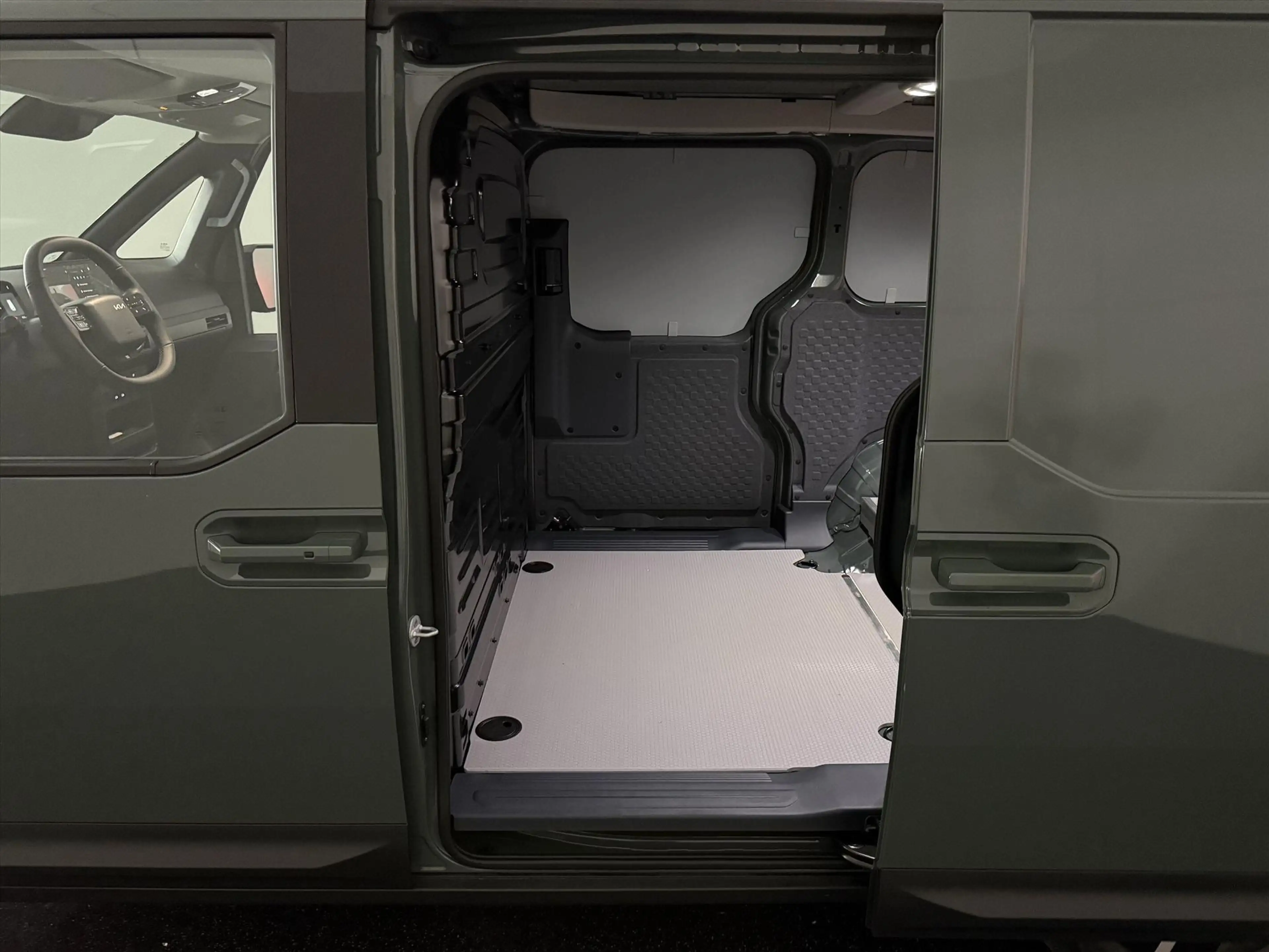 Kia PV5 Cargo GB 71,2 kWh 163pk L2H1 Plus — photo 7
