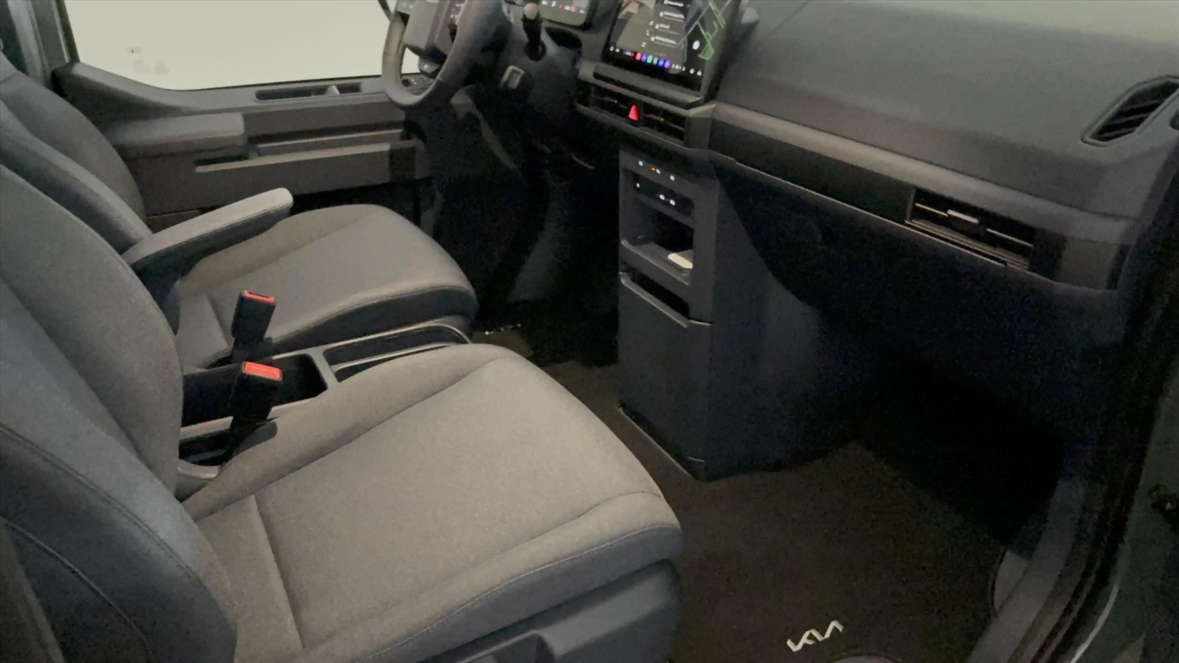 Kia PV5 Cargo GB 71,2 kWh 163pk L2H1 Plus — photo 25