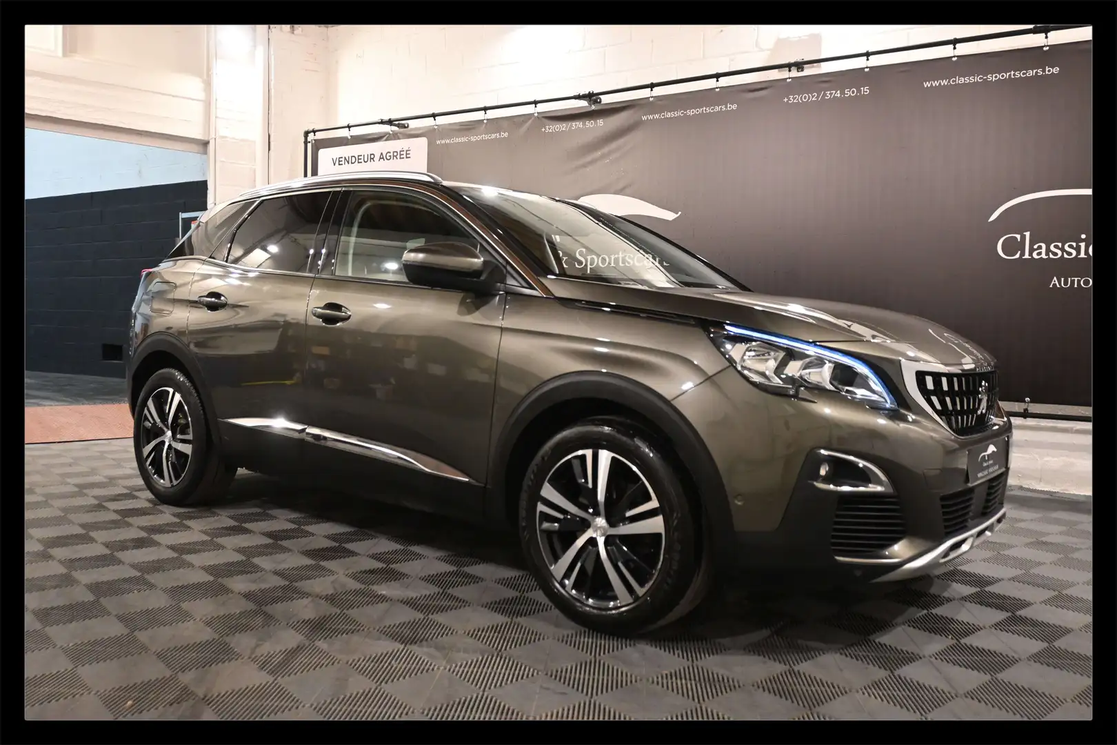 Peugeot 3008 3008 1.2 PureTech / AUTO / CARPLAY / CAMERA Gris - 1