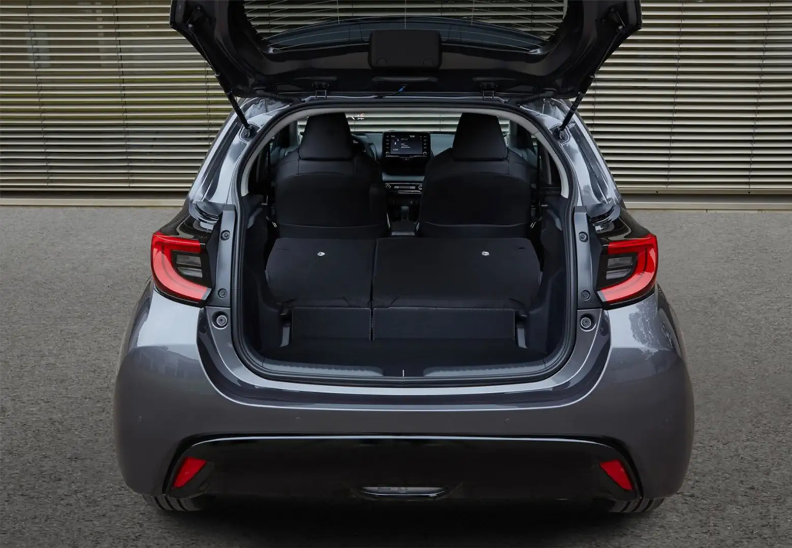 Mazda 2 Hybrid 1.5 Agile Comfort CVT 85kW Marrón - 2