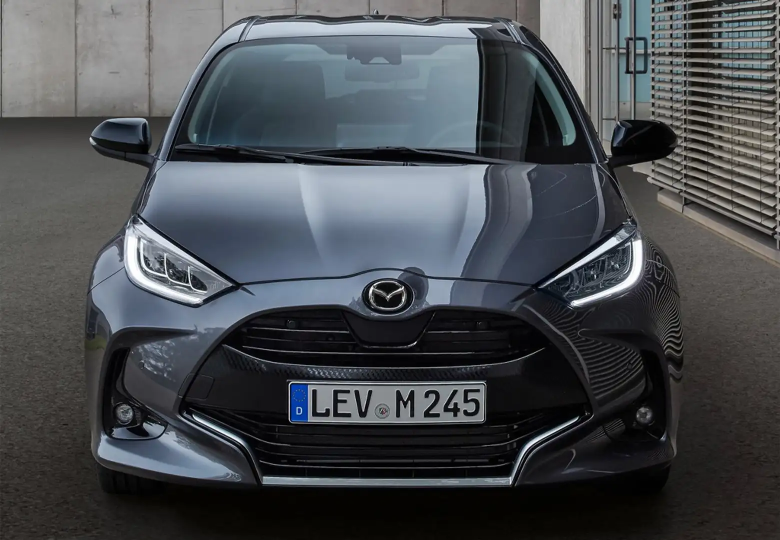 Mazda 2 Hybrid 1.5 Agile Comfort CVT 85kW Marrón - 1