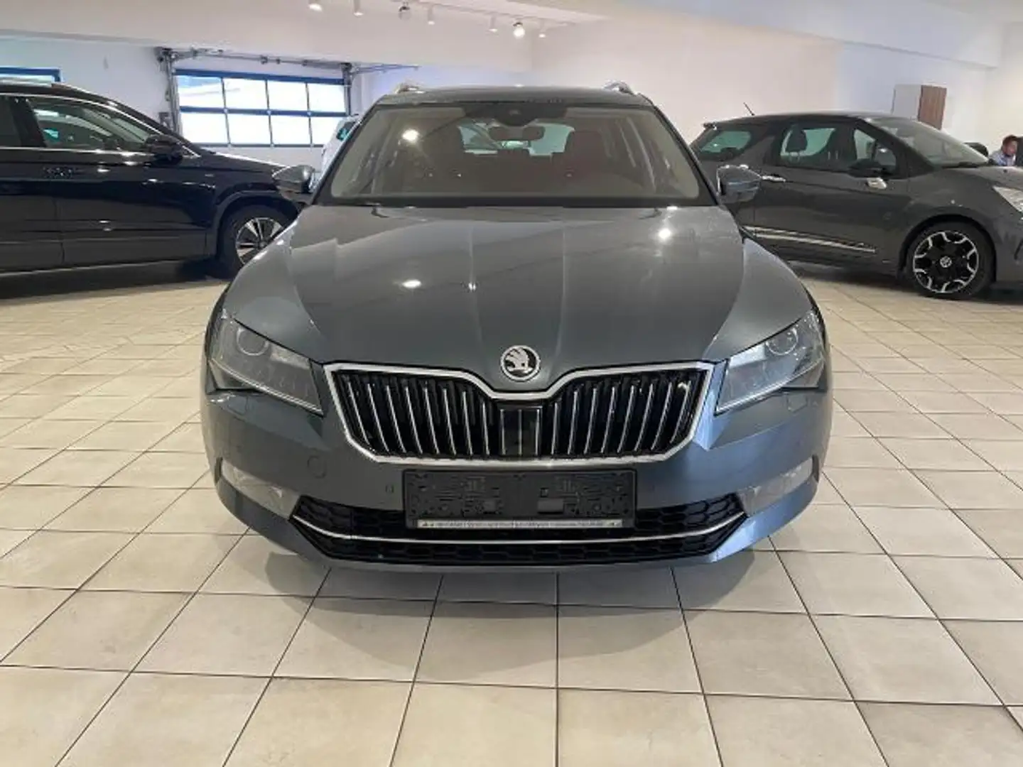 Skoda Superb Combi 2.0TDI DSG 4x4 NAVI XENON ACC Grigio - 2
