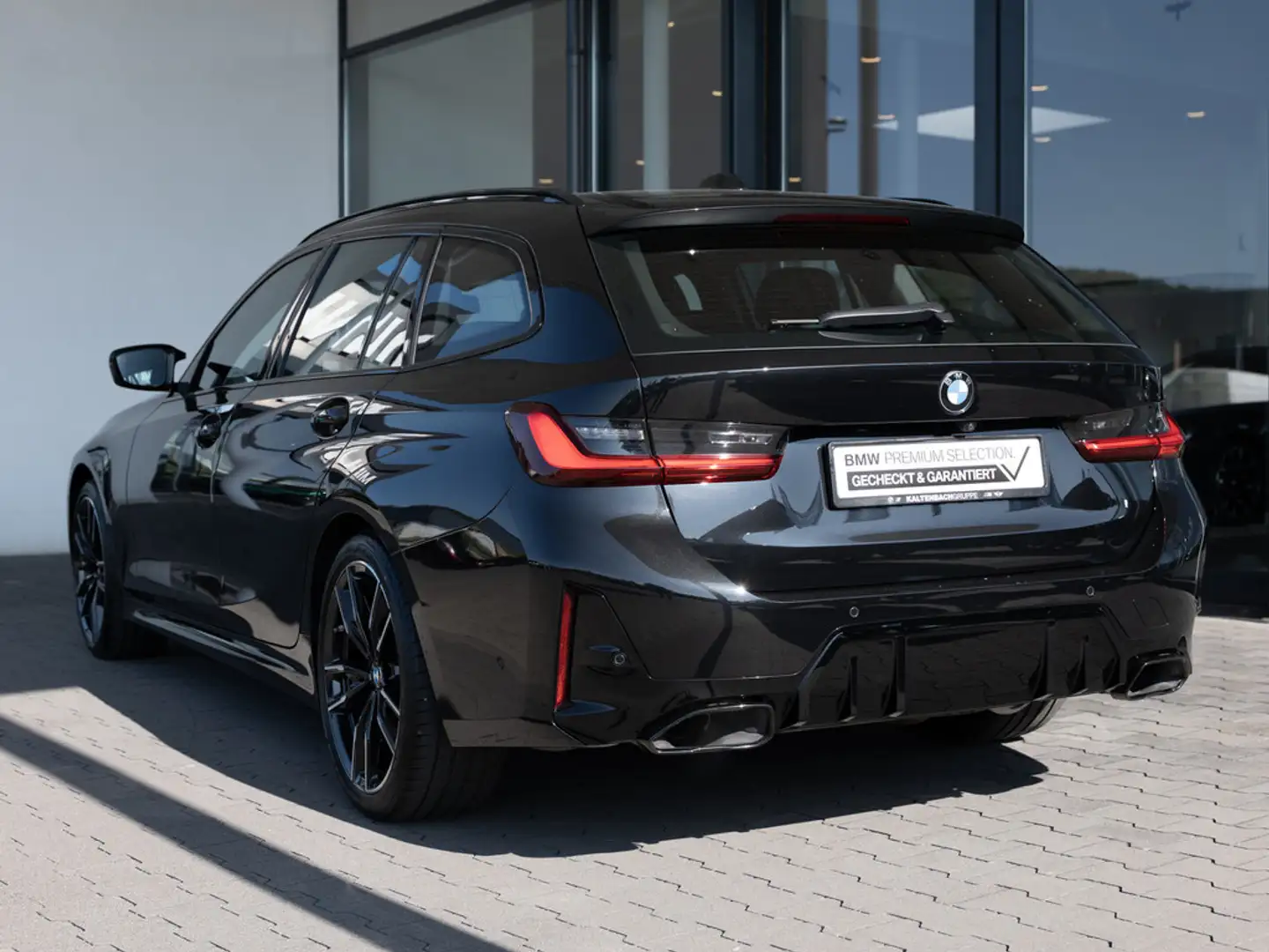 BMW 340 Mi Touring xDrive PANO AHK HUD LED NAVI Zwart - 2