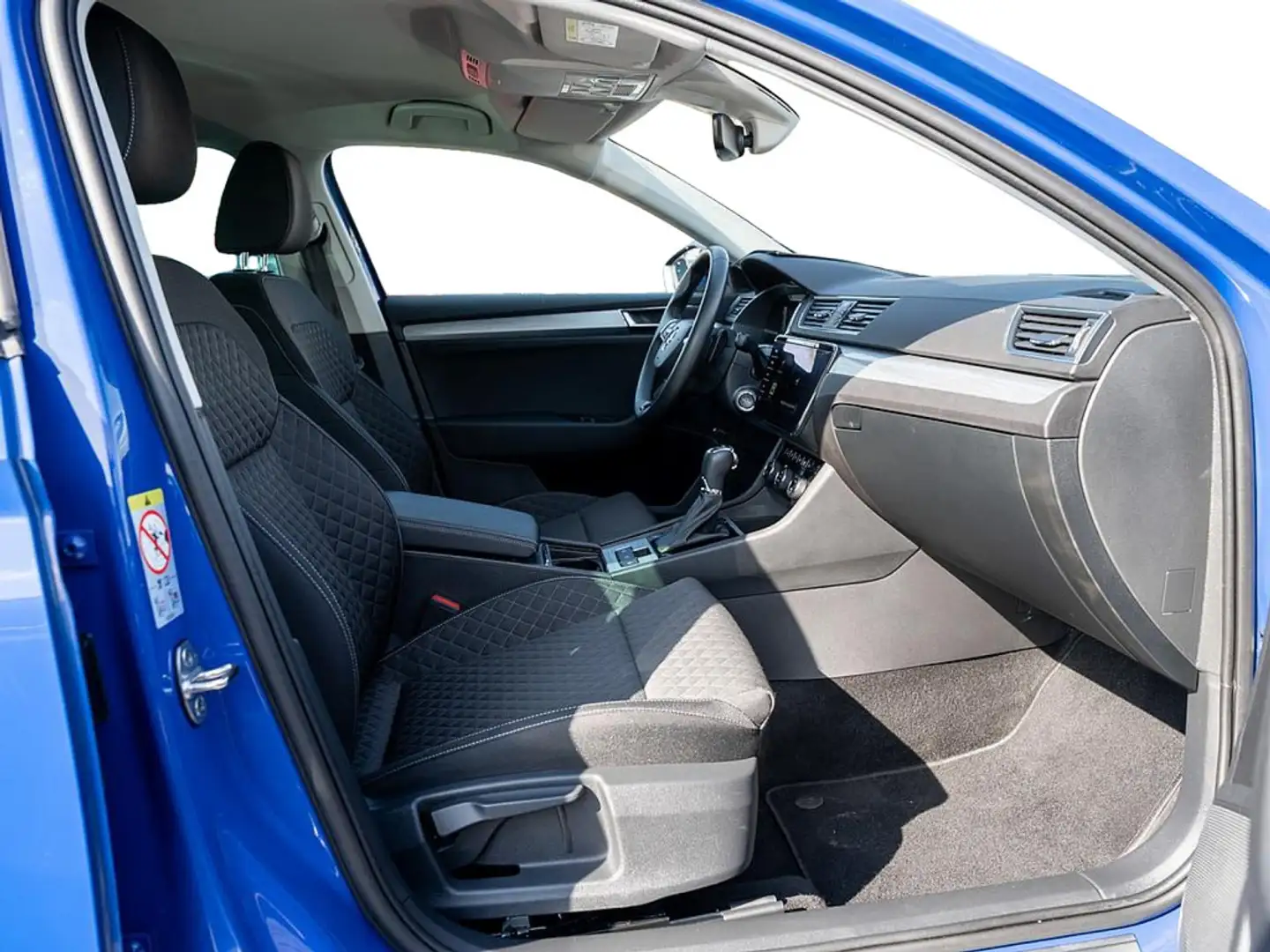 Skoda Superb 2.0 TDI Ambition SHZ NAVI AHK ACC LED Blau - 2