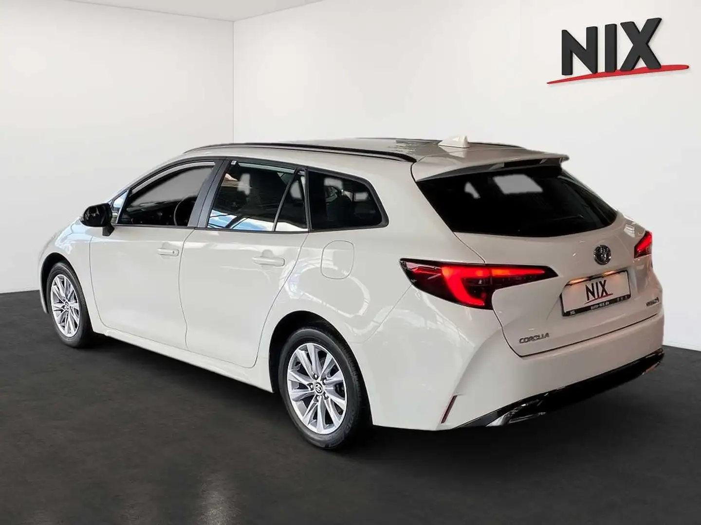 Toyota Corolla Touring Sports 1.8 Business Edition Weiß - 2