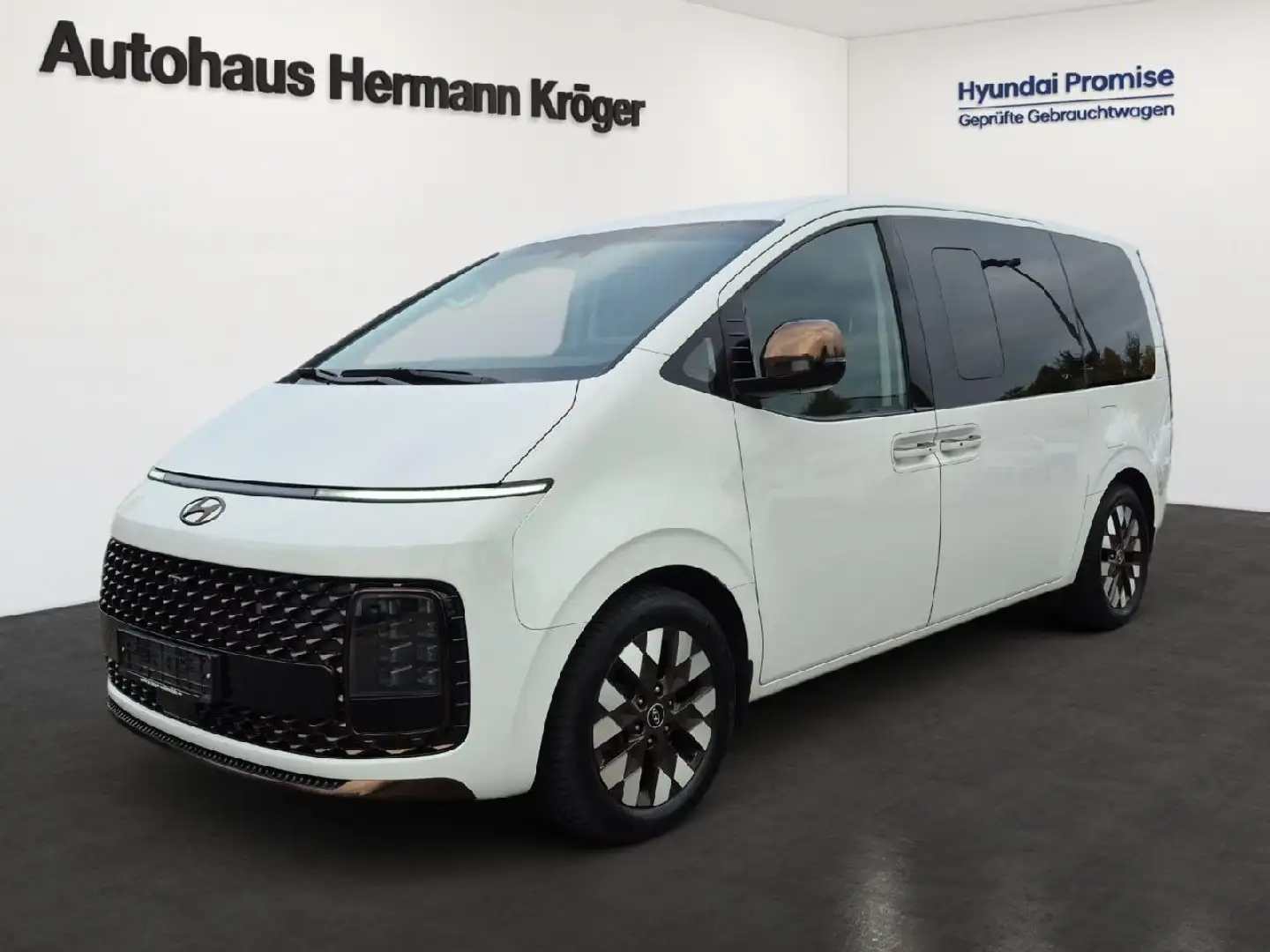 Hyundai STARIA Signature 2WD Weiß - 1
