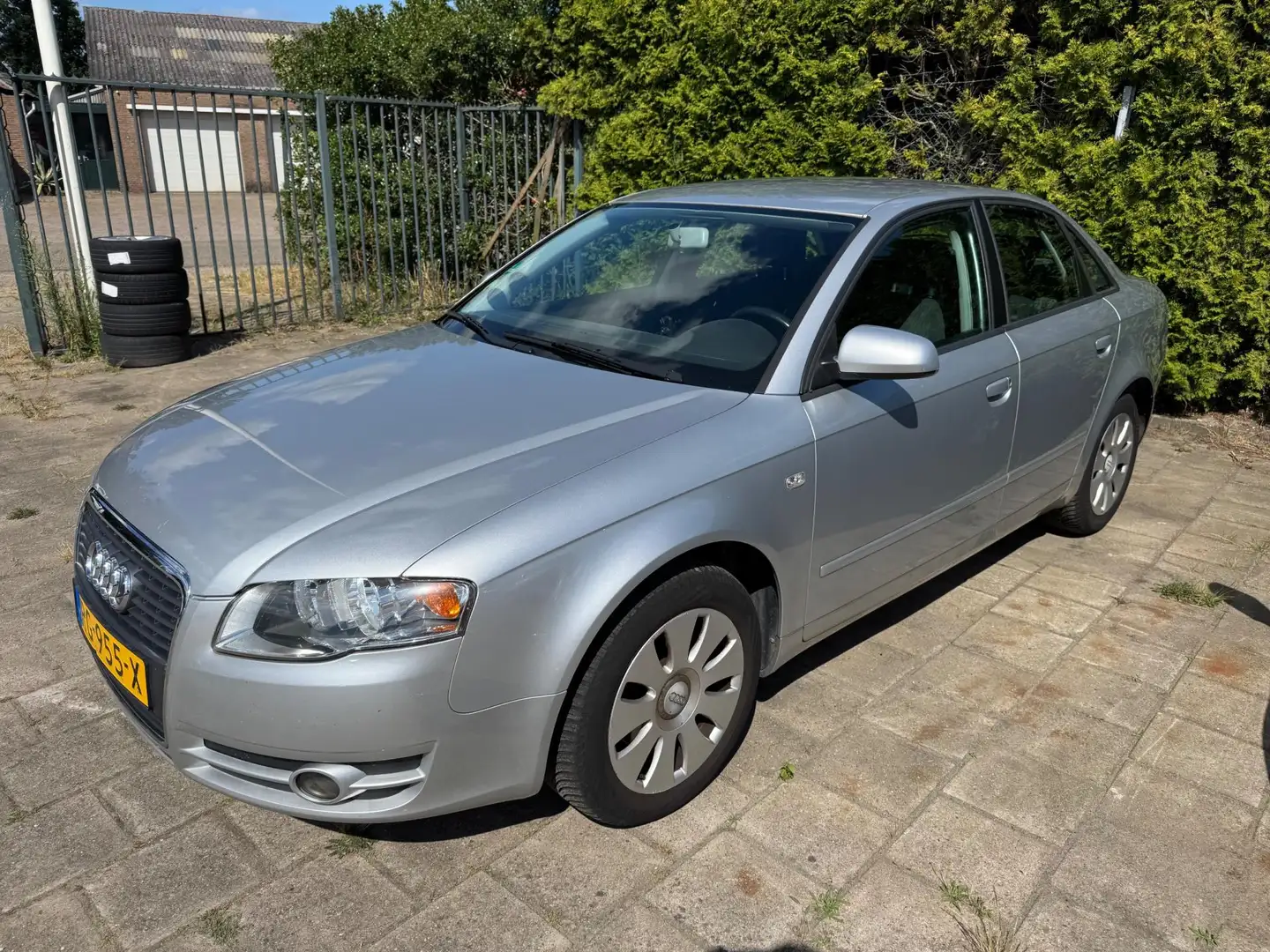 Audi A4 Limousine 2.0 Pro Line AUTOMAAT CLIMA CRUISE CTRL Grijs - 2
