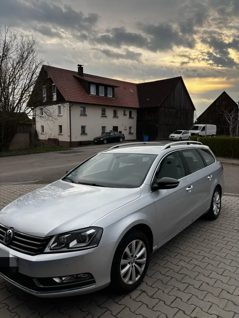 Volkswagen Passat Variant Business Edition BlueMotion Grau - 2