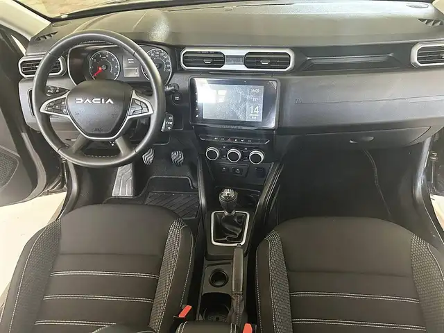 Dacia Duster view 10