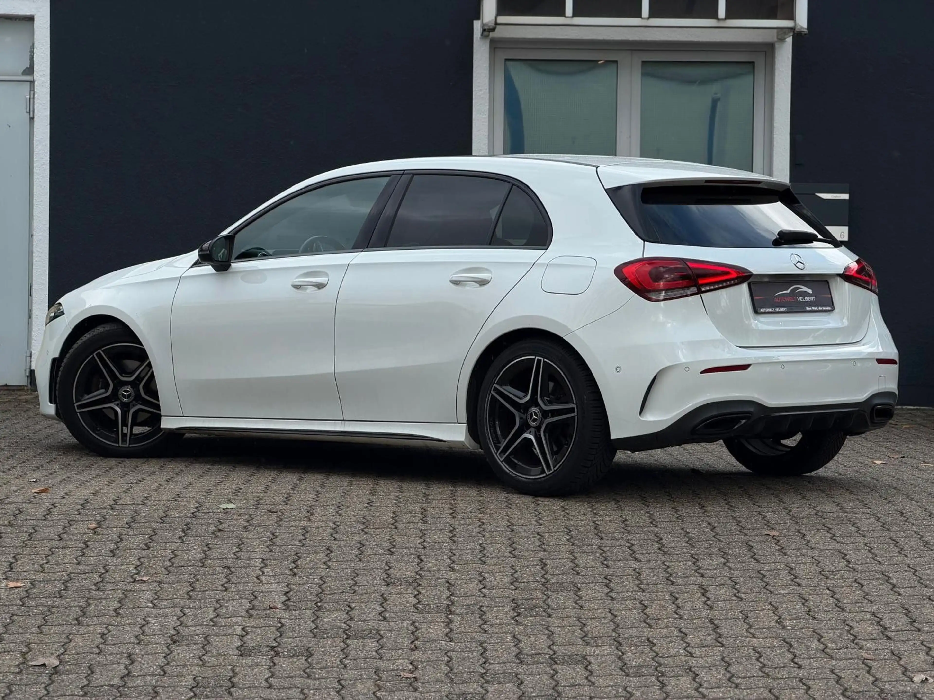 Mercedes-Benz A 200 A200 AMG NIGHT/HUD/PANO/MEMRY/BURM/KAMERA/AMBIEN — photo 5