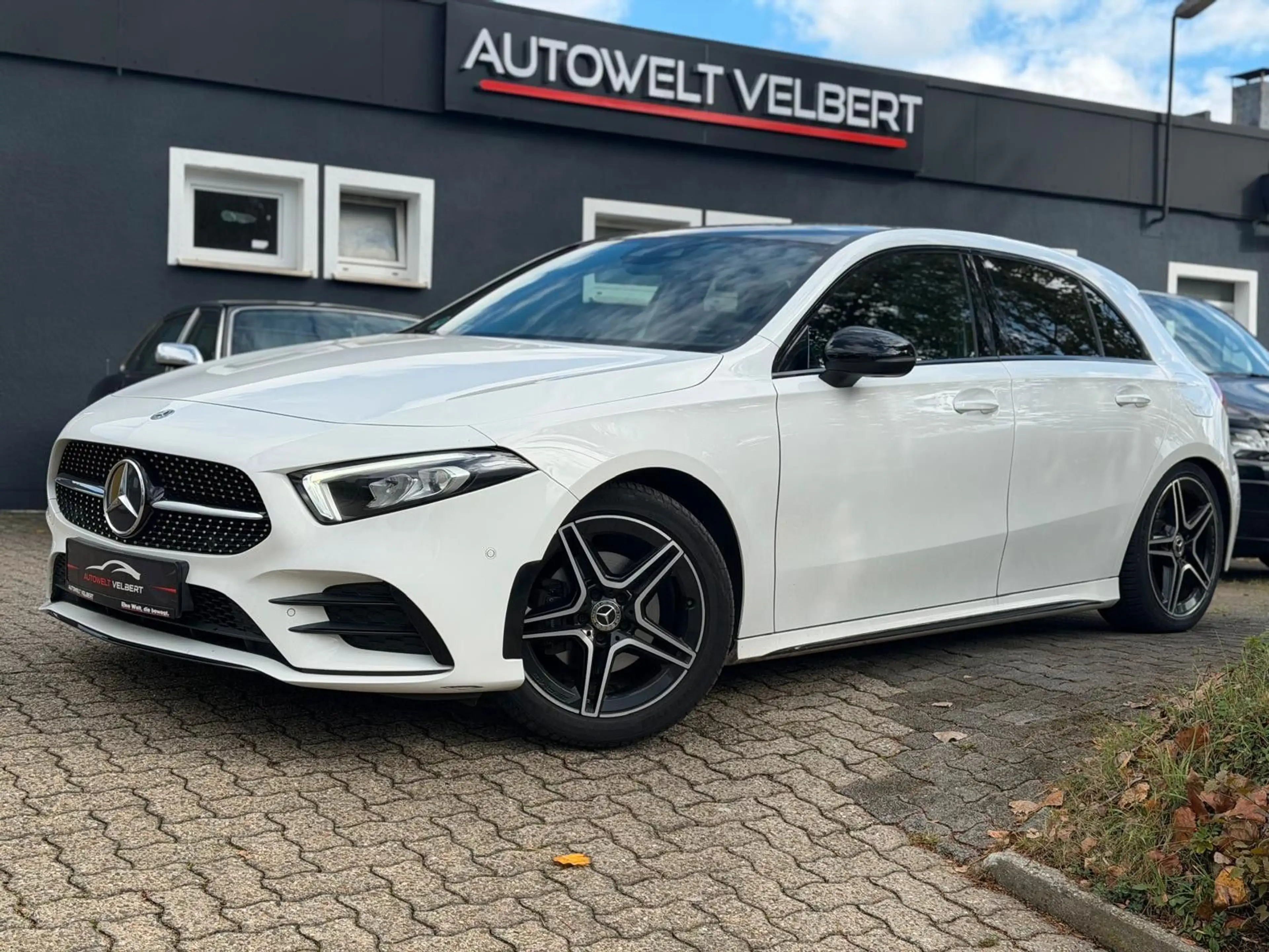 Mercedes-Benz A 200 A200 AMG NIGHT/HUD/PANO/MEMRY/BURM/KAMERA/AMBIEN