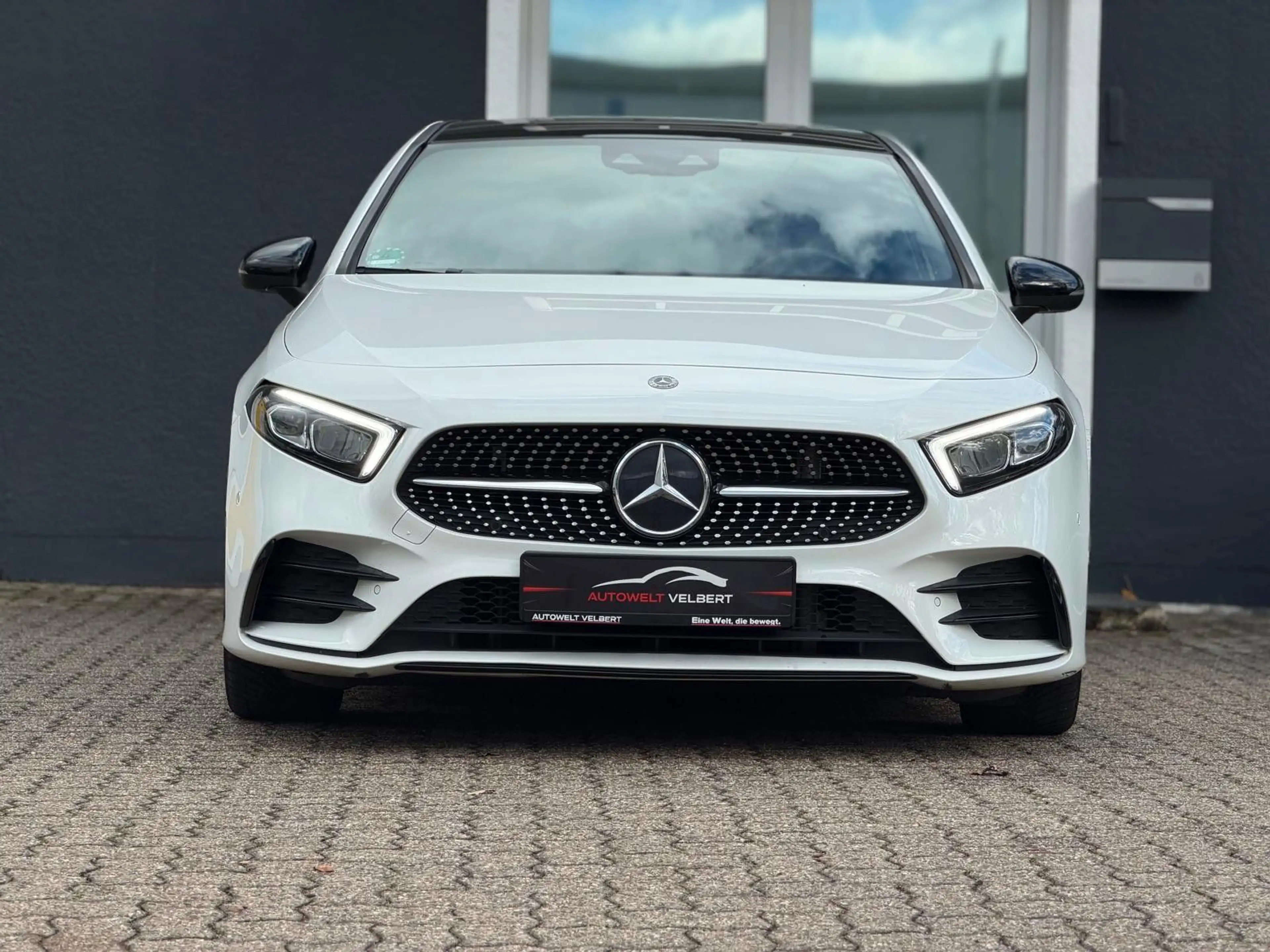 Mercedes-Benz A 200 A200 AMG NIGHT/HUD/PANO/MEMRY/BURM/KAMERA/AMBIEN — photo 3