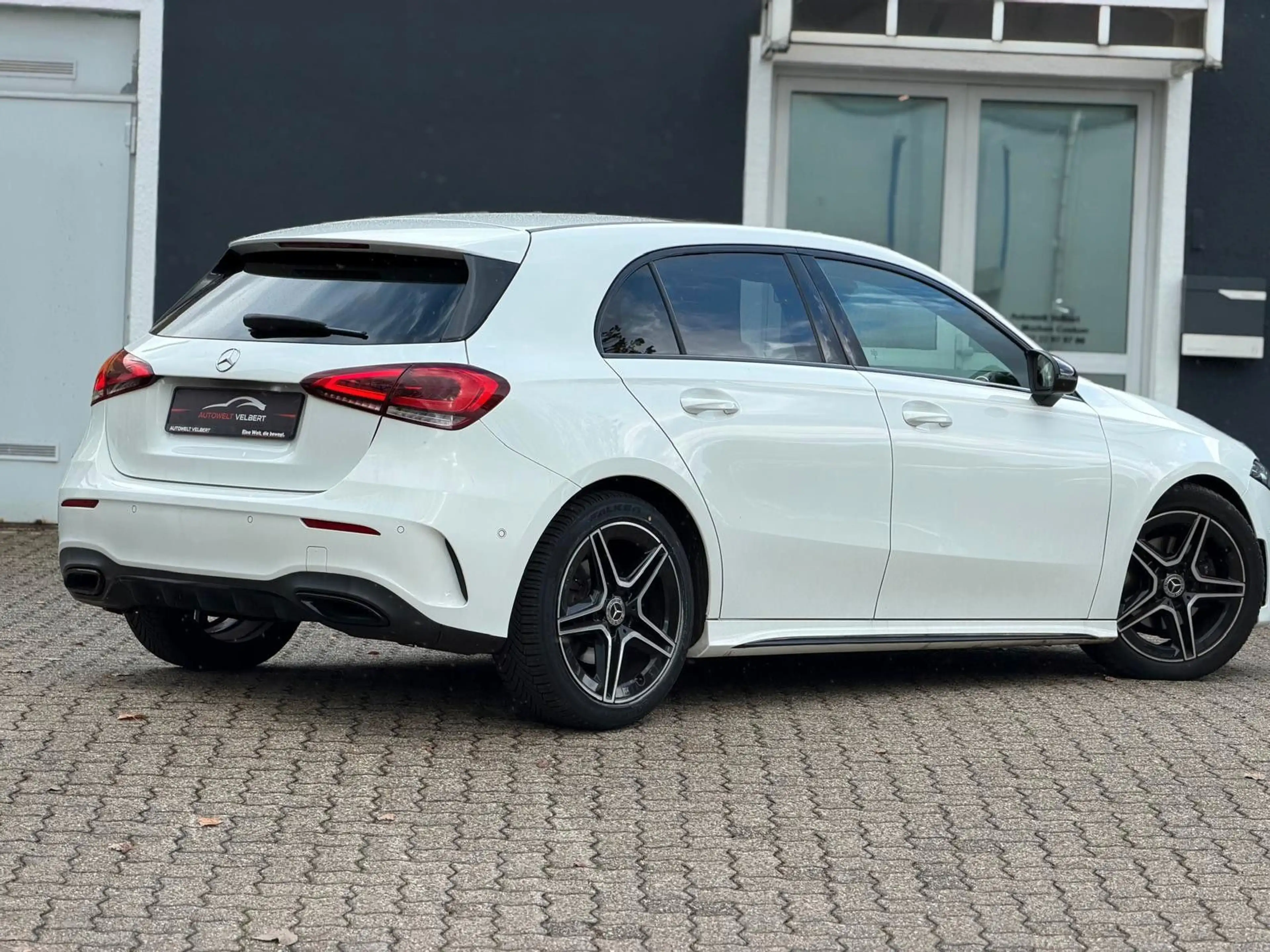 Mercedes-Benz A 200 A200 AMG NIGHT/HUD/PANO/MEMRY/BURM/KAMERA/AMBIEN — photo 7