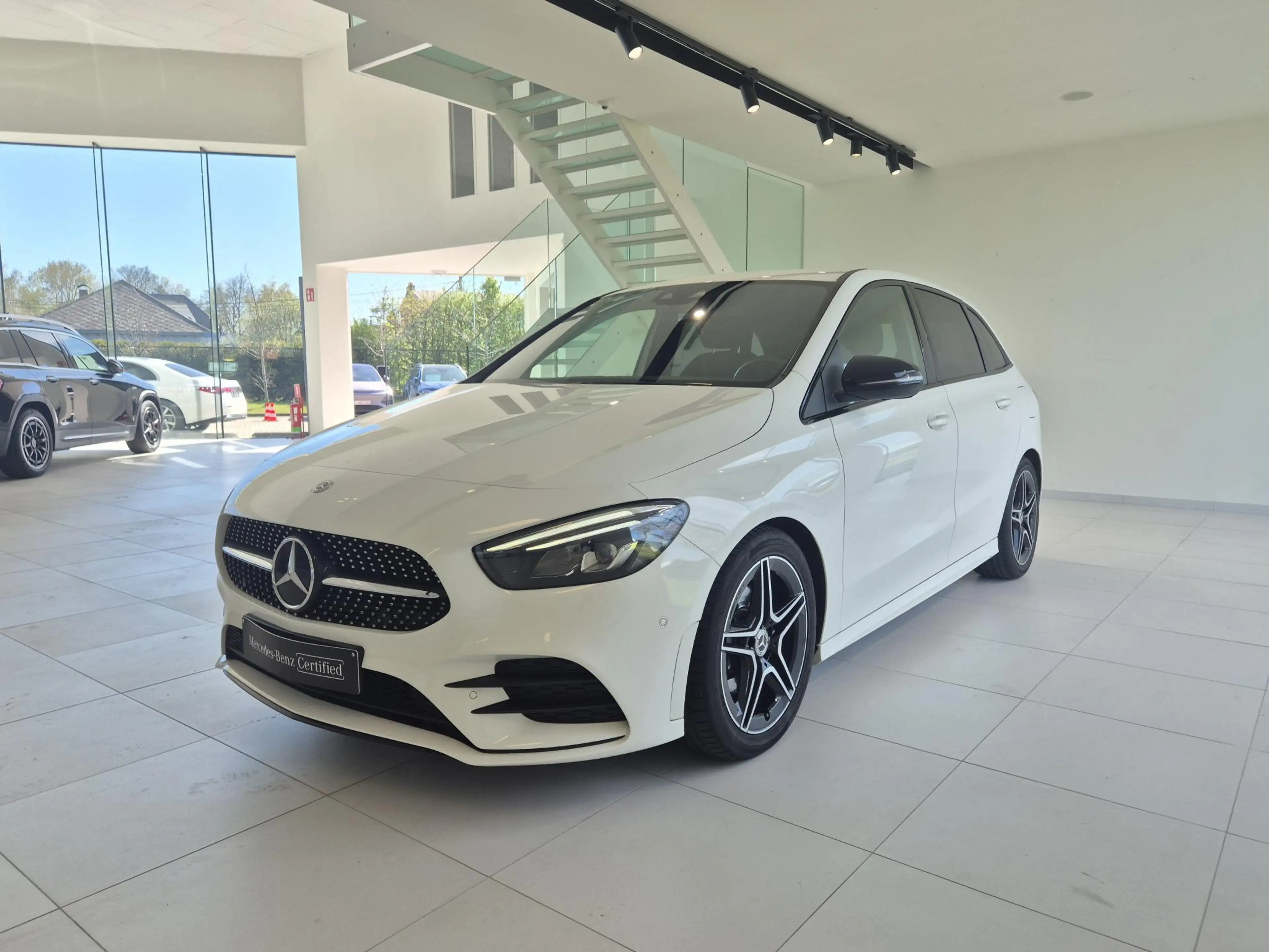 Mercedes-Benz B 200 AMG Line | Night Pack | Dodehoekassistent | Verwar — photo 2