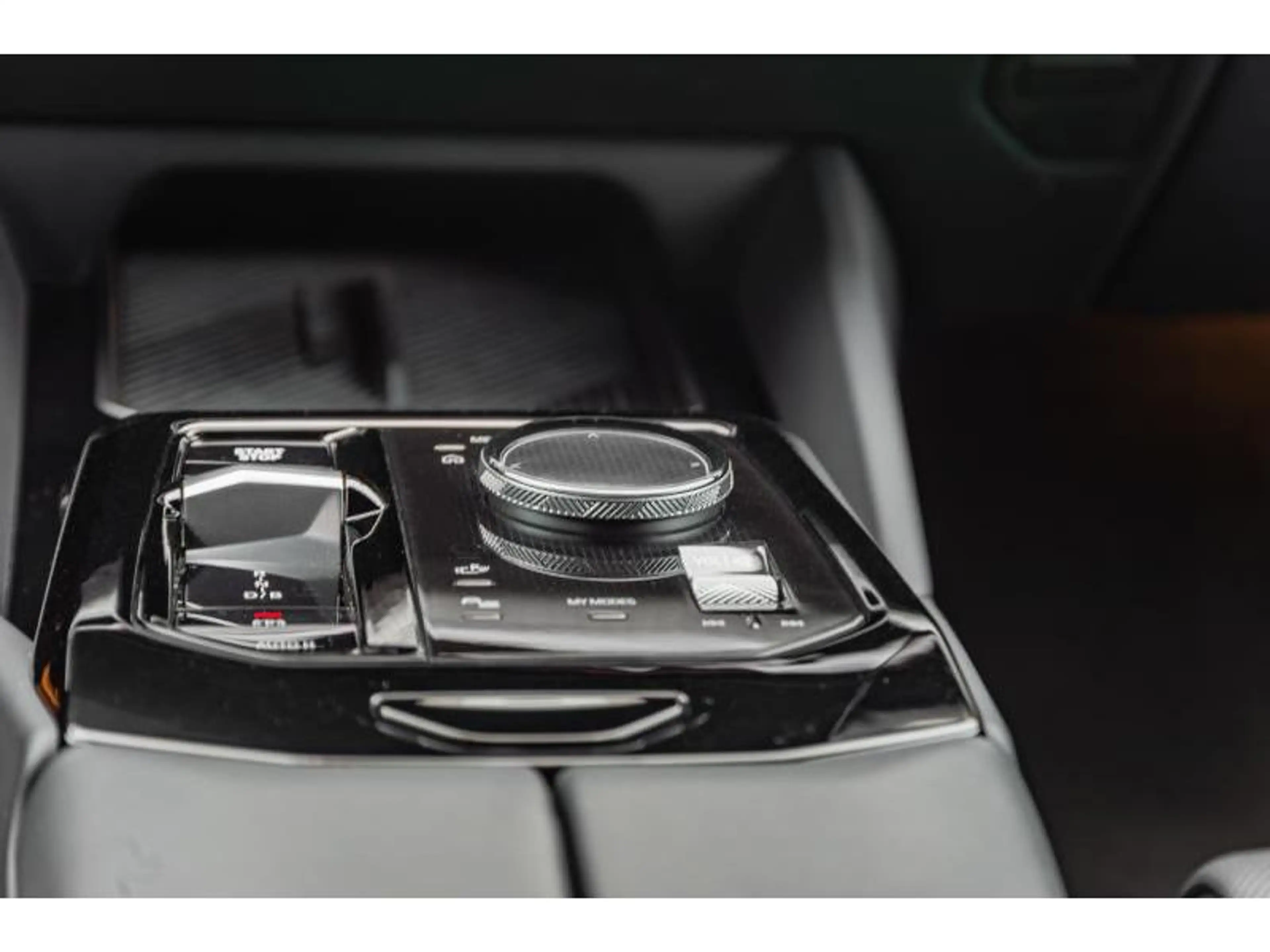 BMW i5 eDrive40 Touring — photo 13