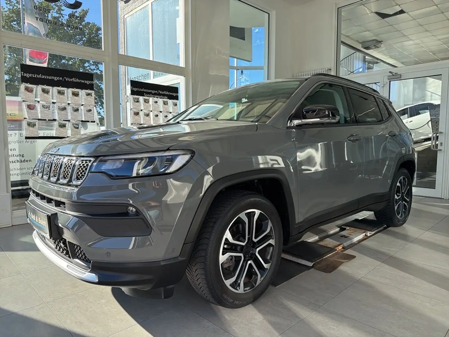 Jeep Compass Limited 1.3 T-GDI 80th+360GRAD+NAVI+ALLWETTER Grigio - 2