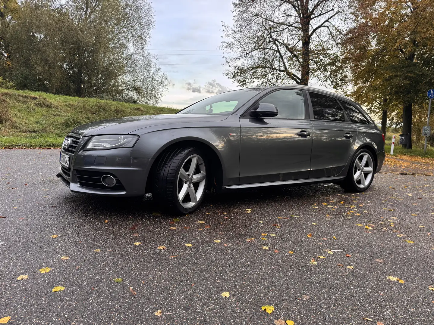Audi A4 S line Sportpaket / plus *neuer Motor* - 1